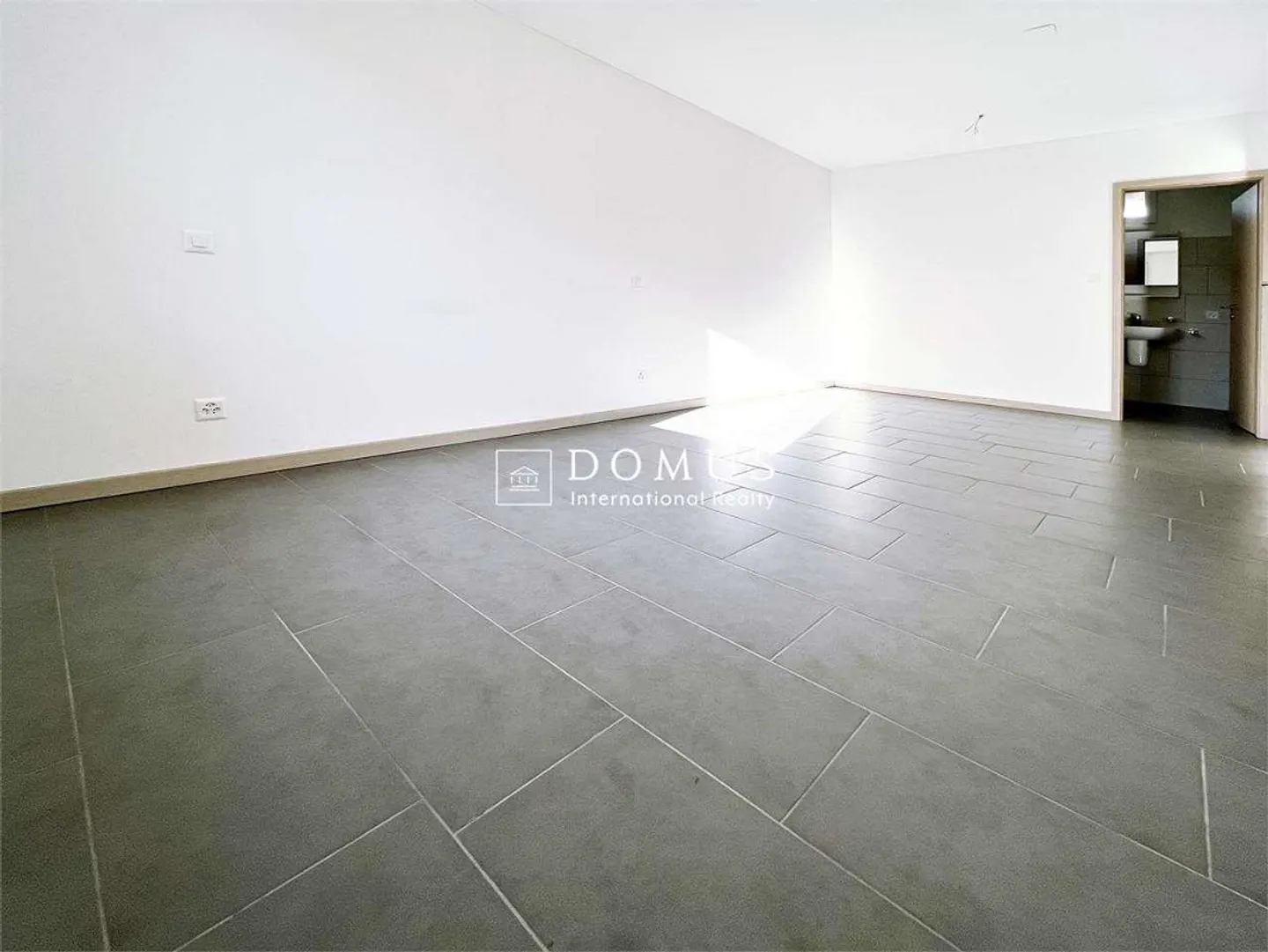 Appartamento moderno spazioso - Foto 4 di 10