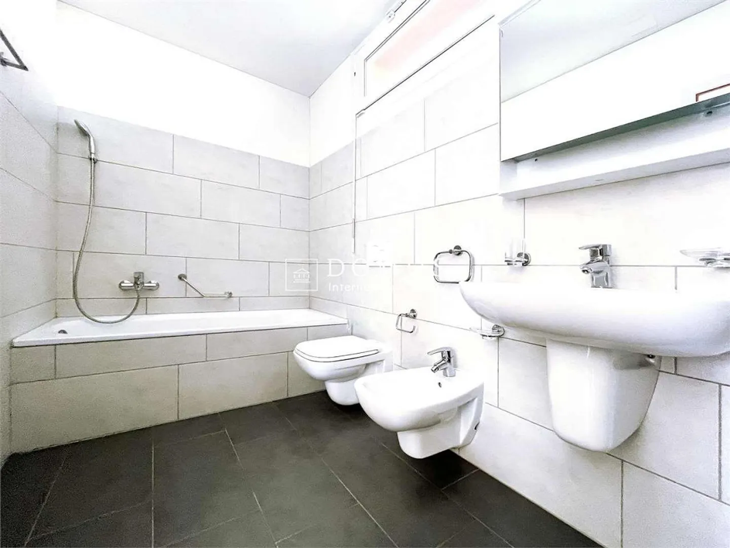 Appartamento moderno spazioso - Foto 5 di 10