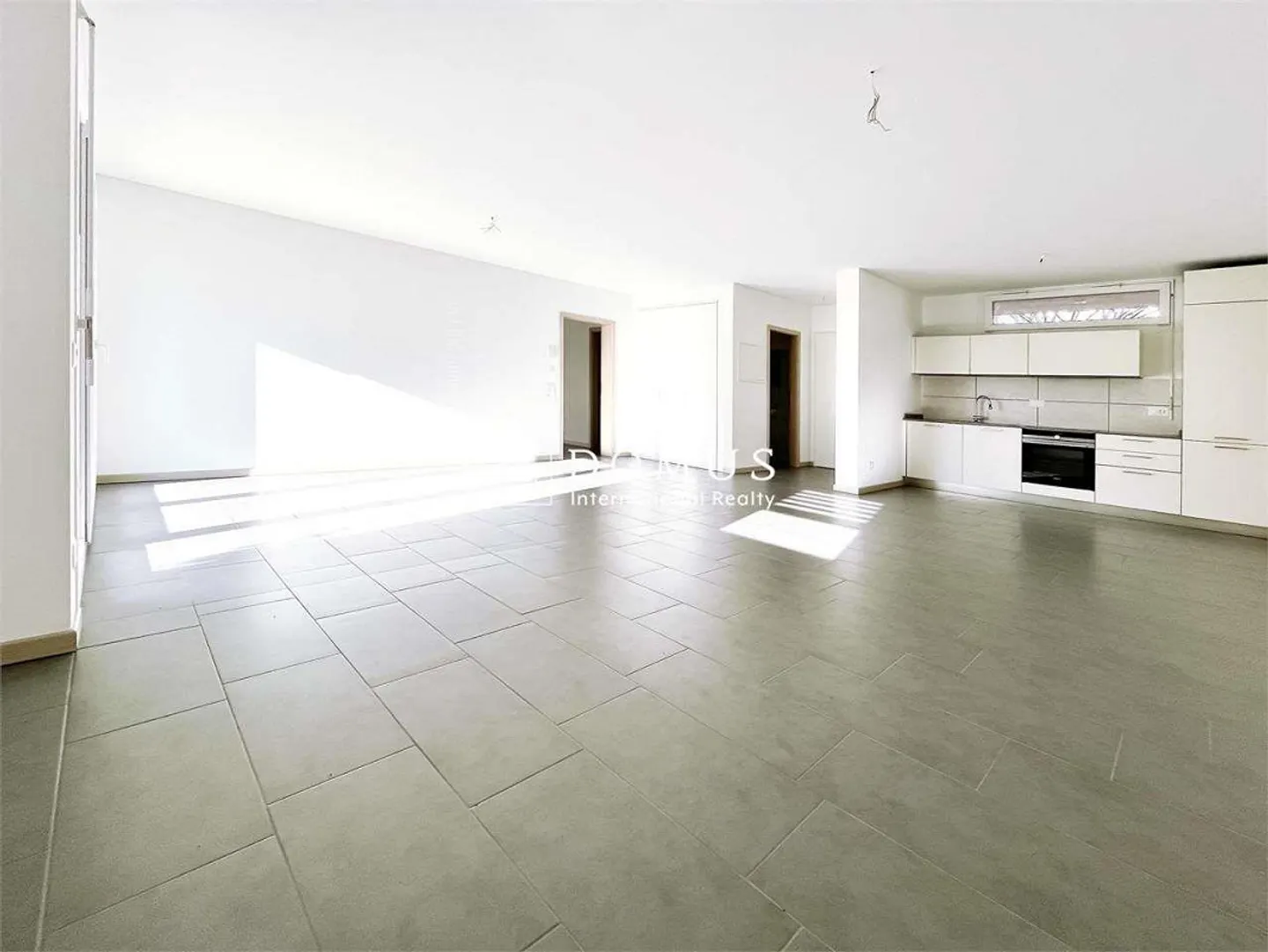 Appartamento moderno spazioso - Foto 1 di 10