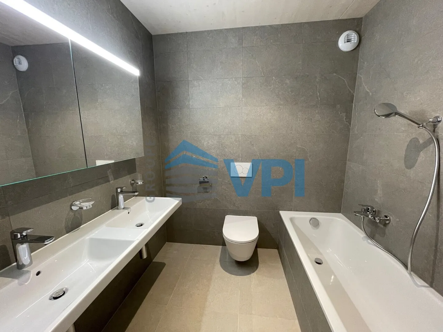 NEUE 6-ZIMMER-WOHNUNG MIT GARTEN - Foto 3 von 8