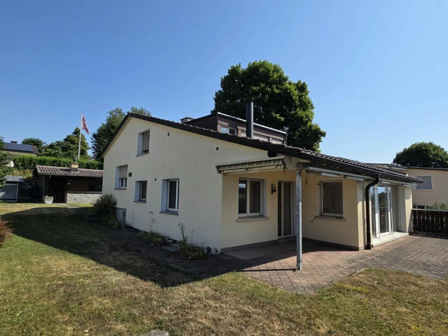 Single house for sale - Photo 1 of 11