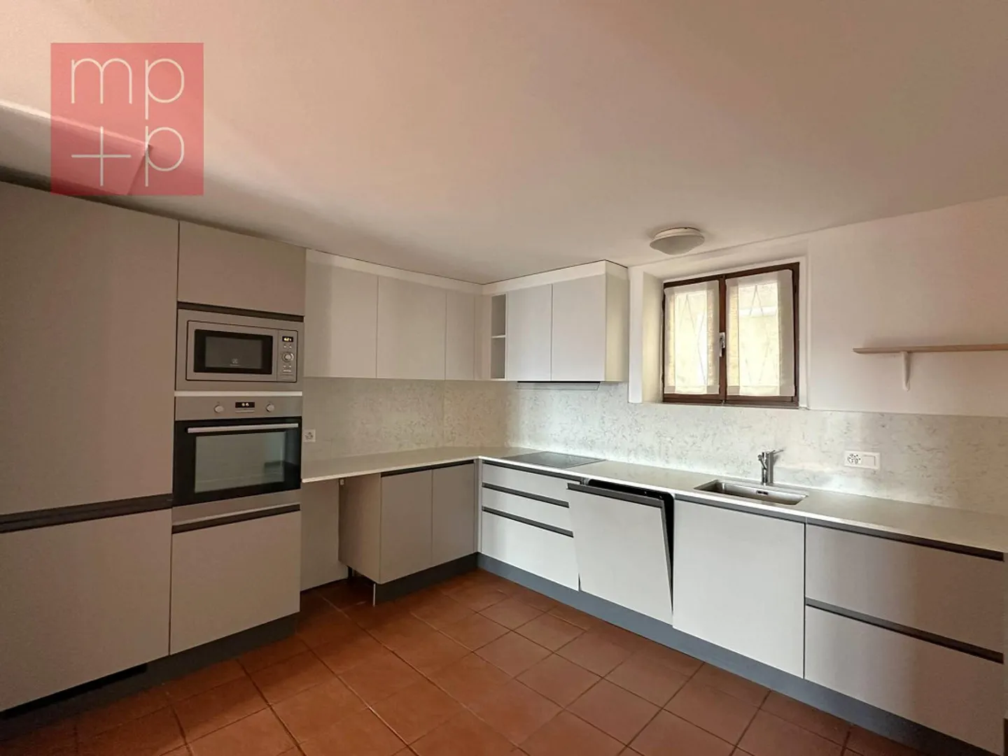 Graziosa casa familiare con vista lago - Foto 4 di 8