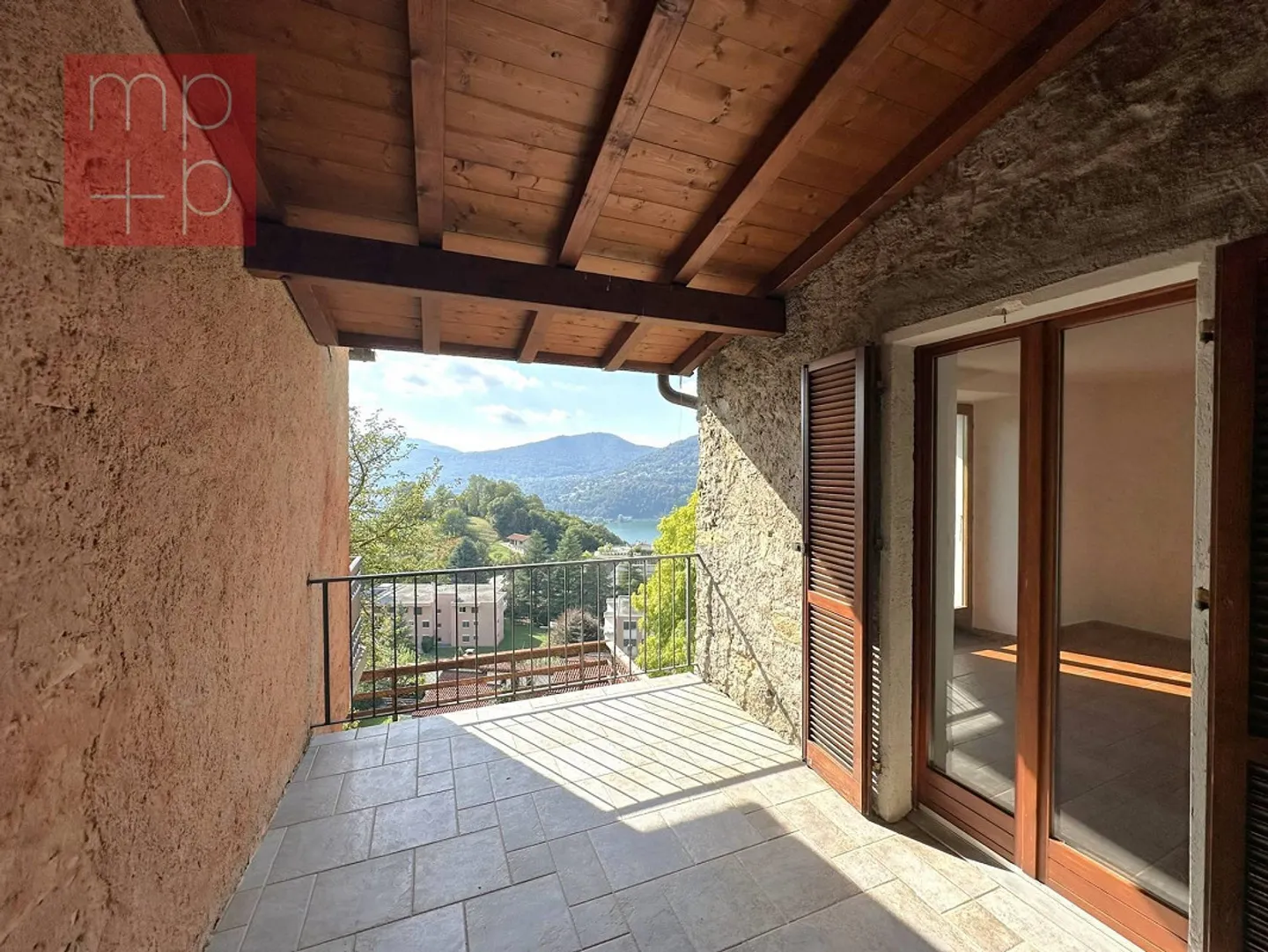 Graziosa casa familiare con vista lago - Foto 5 di 8