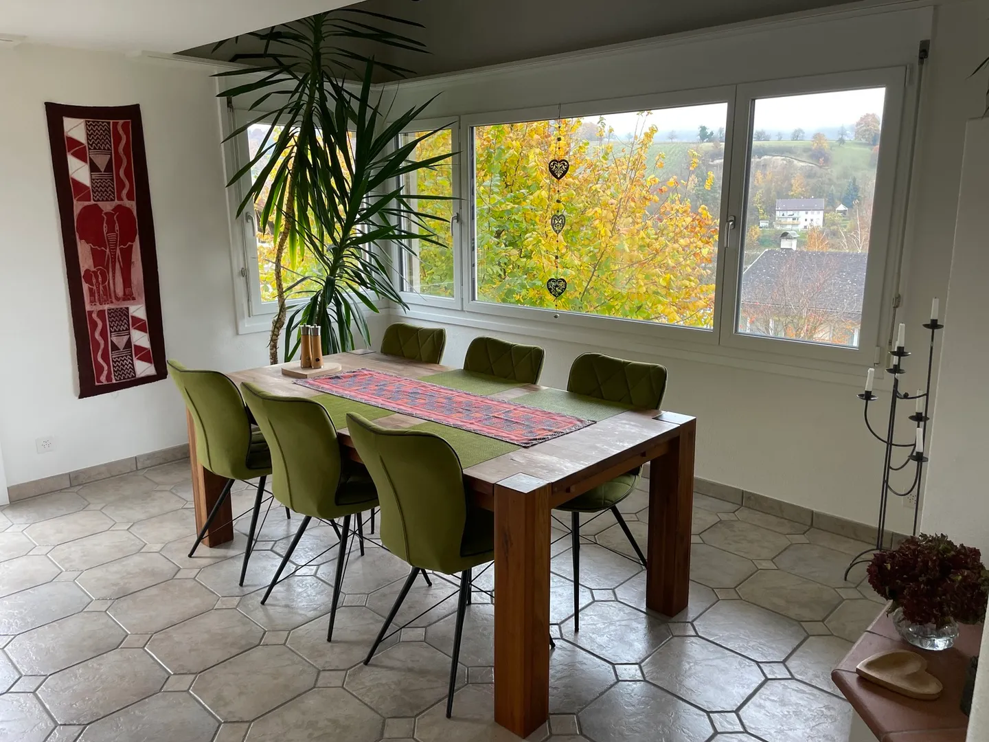 Maison familiale spacieuse avec jardin - Photo 2 sur 8