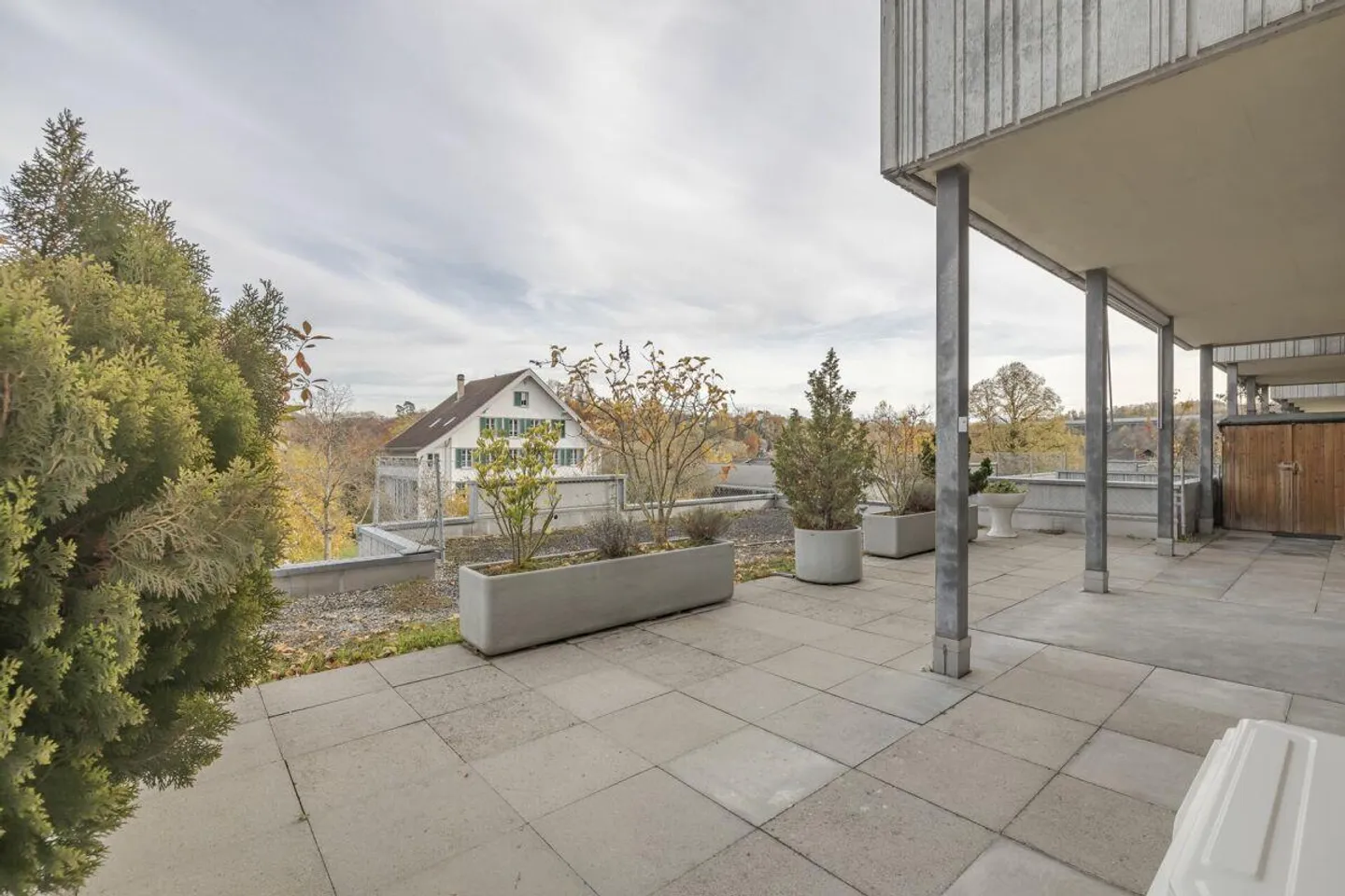 Frisch renovierte Wohnung mit grosser Terrasse im Herzen von Bremgarten BE - Foto 1 von 9