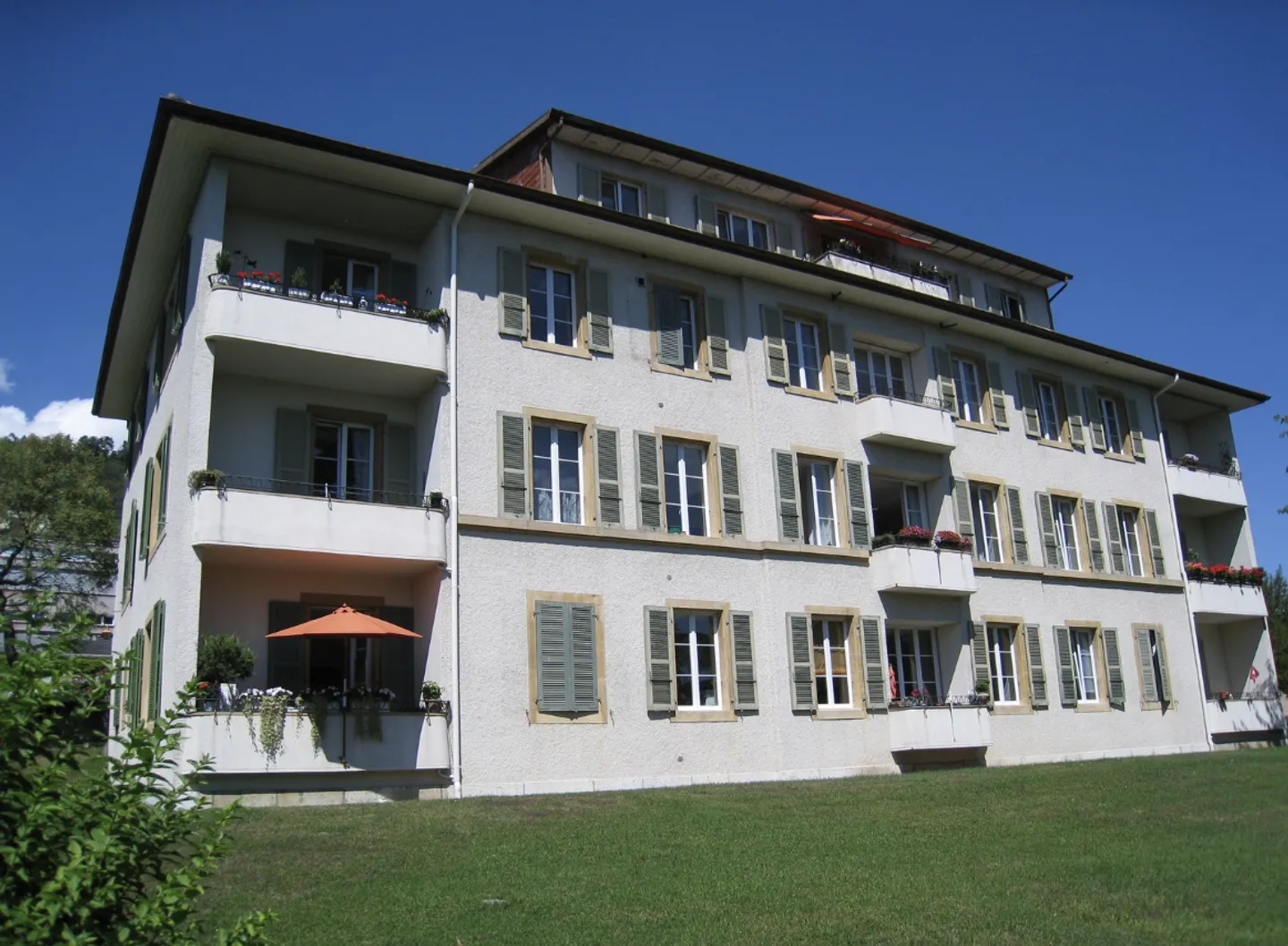 Opportunity Purchase in La Neuveville - Canton of Bern - Photo 2 of 2