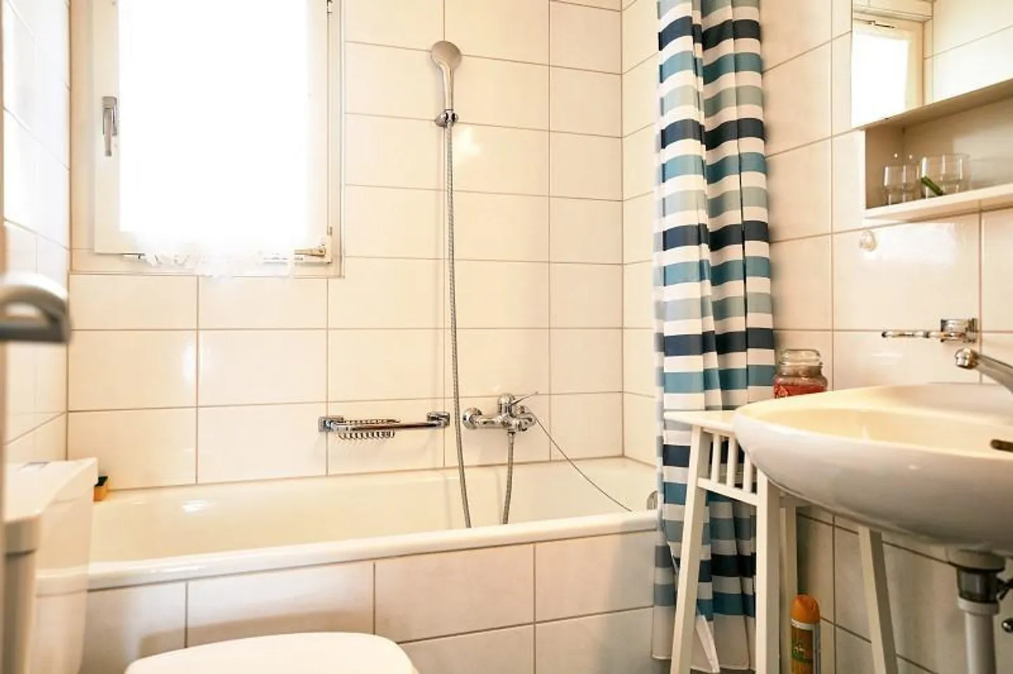 Appartamento duplex 3,5 locali in una posizione molto tranquilla e soleggiata con vista... - Foto 13 di 30