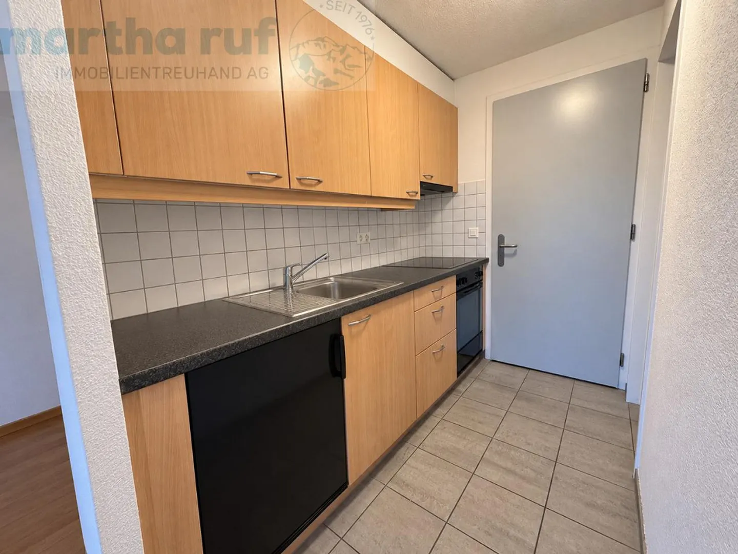 Appartement 2.5 pièces au 1er étage avec ascenseur dans l'immeuble - Photo 4 sur 7