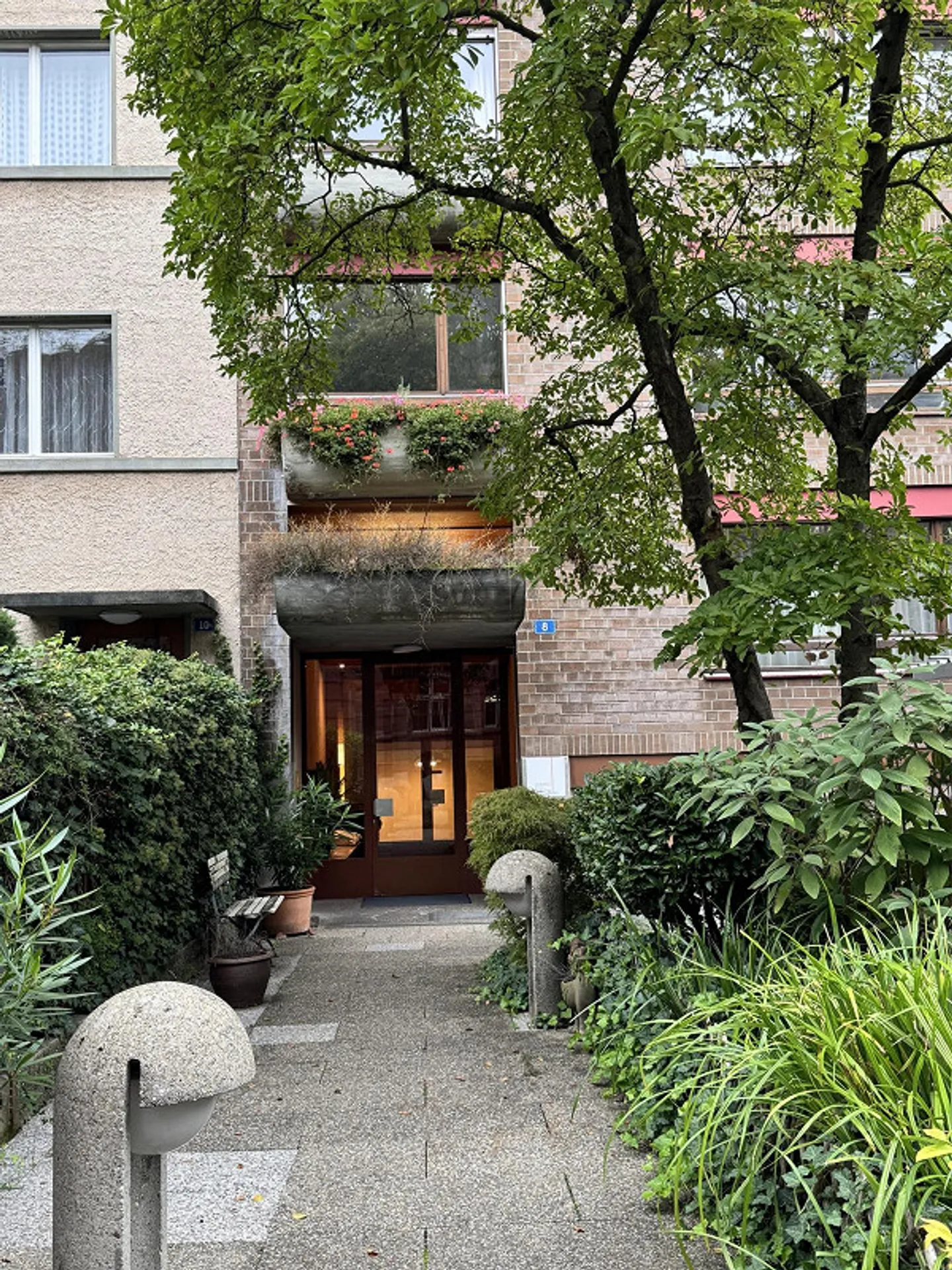 Charming 3.5 / 4-room apartment in Basel at Petersplatz - Photo 1 of 18