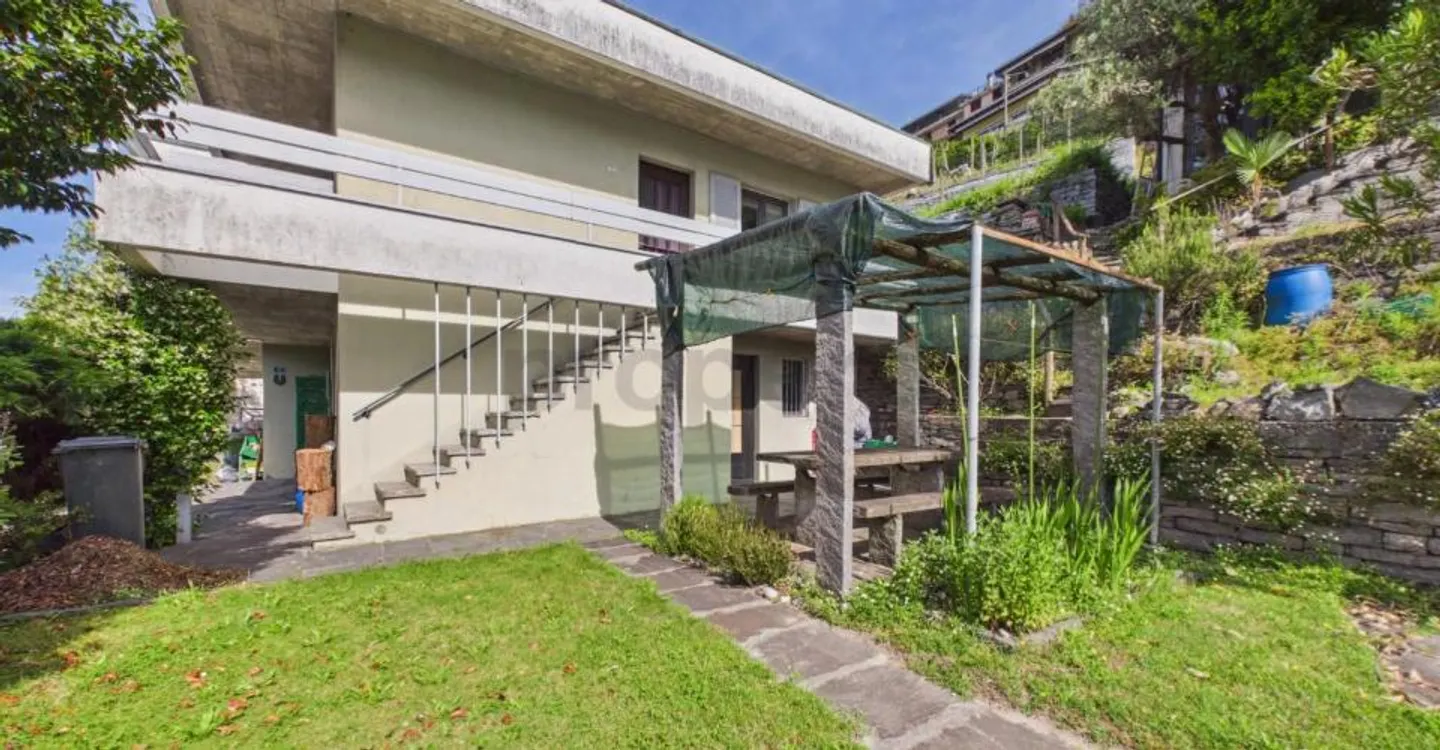 Spaziosa casa multifamiliare con grande potenziale a Riazzino - Foto 6 di 8