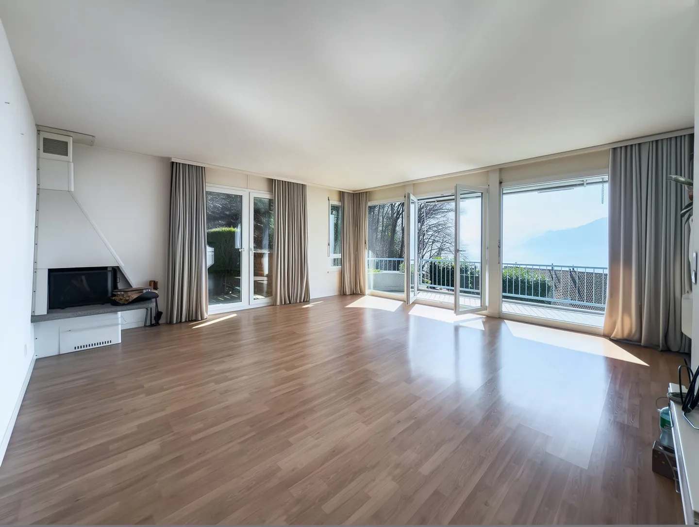 Appartamento di 3,5 locali con vista panoramica a Mont-Pèlerin - Foto 3 di 9