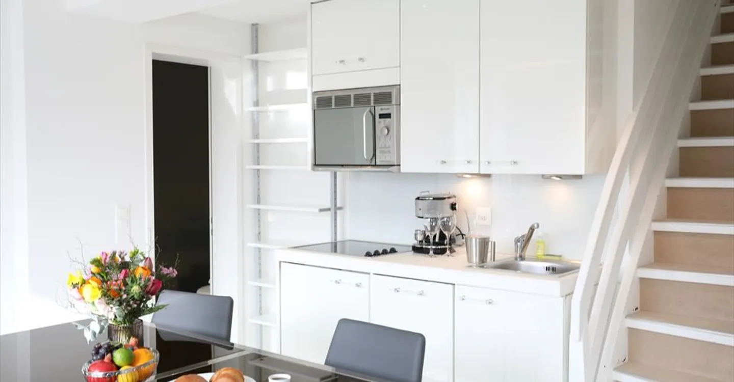Modern Apartment in Zurich - Photo 3 of 4