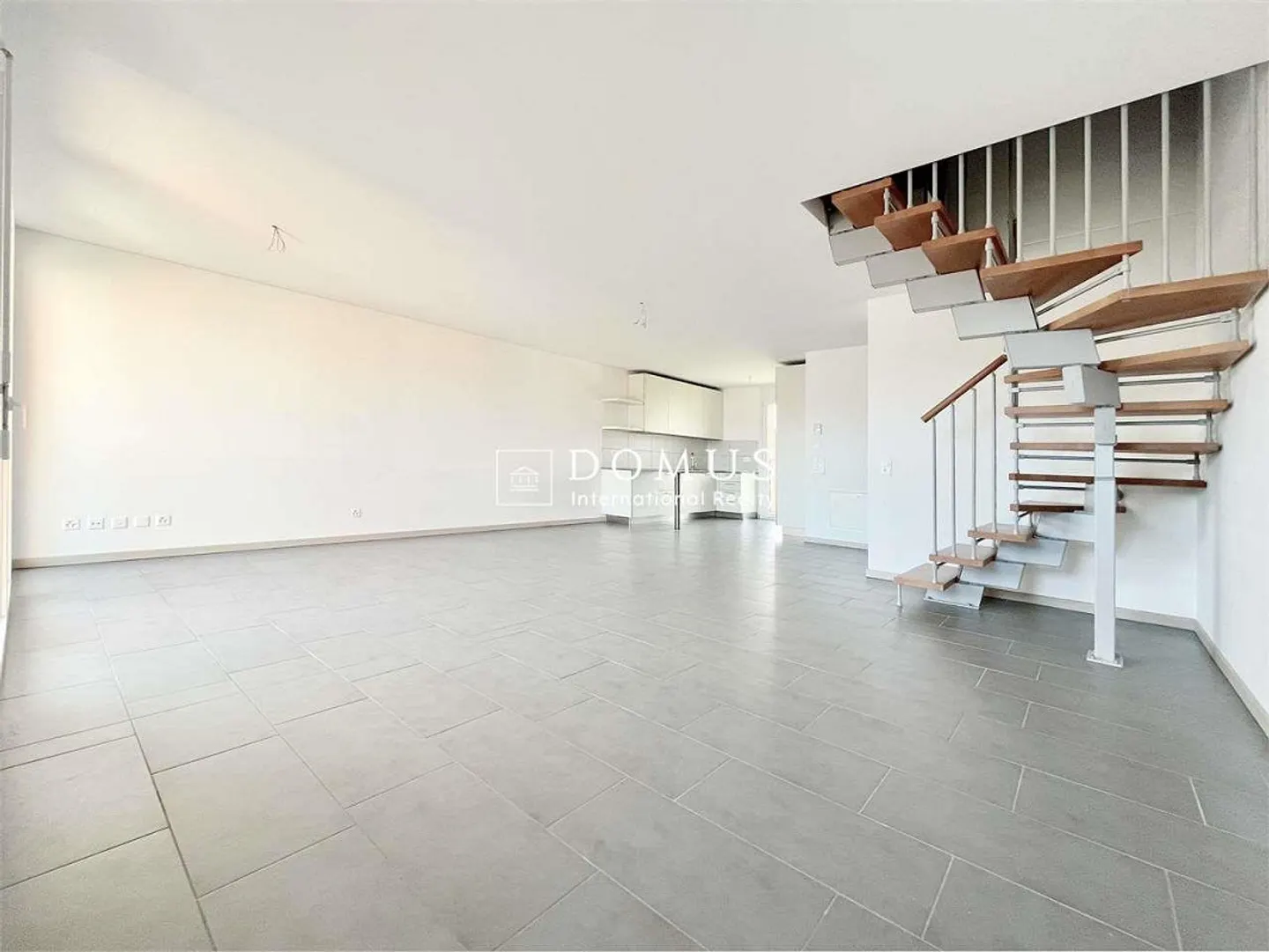 Duplex moderno con terrazzo - Foto 1 di 10