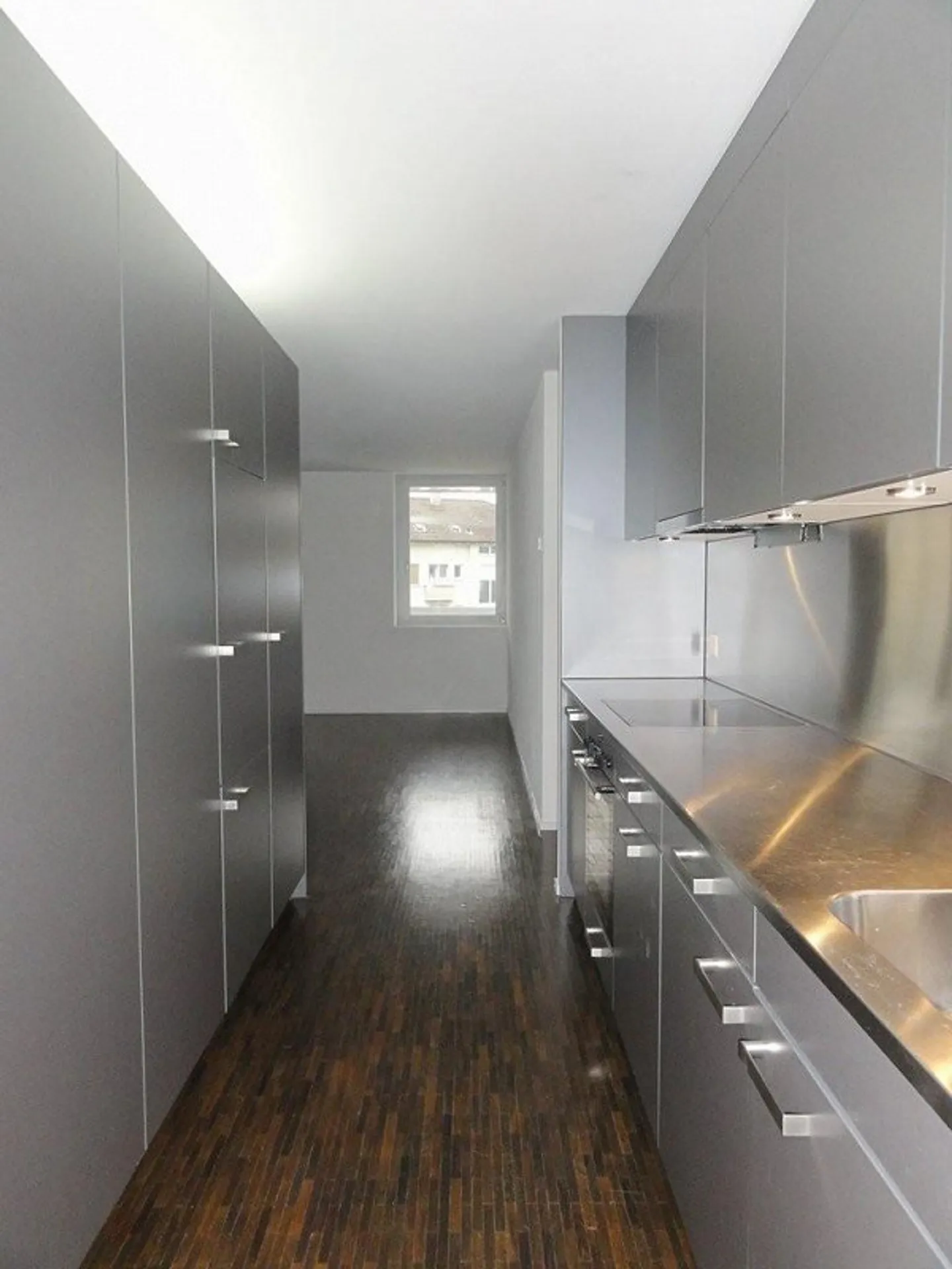 10-minute walk to the lido. - Photo 3 of 12