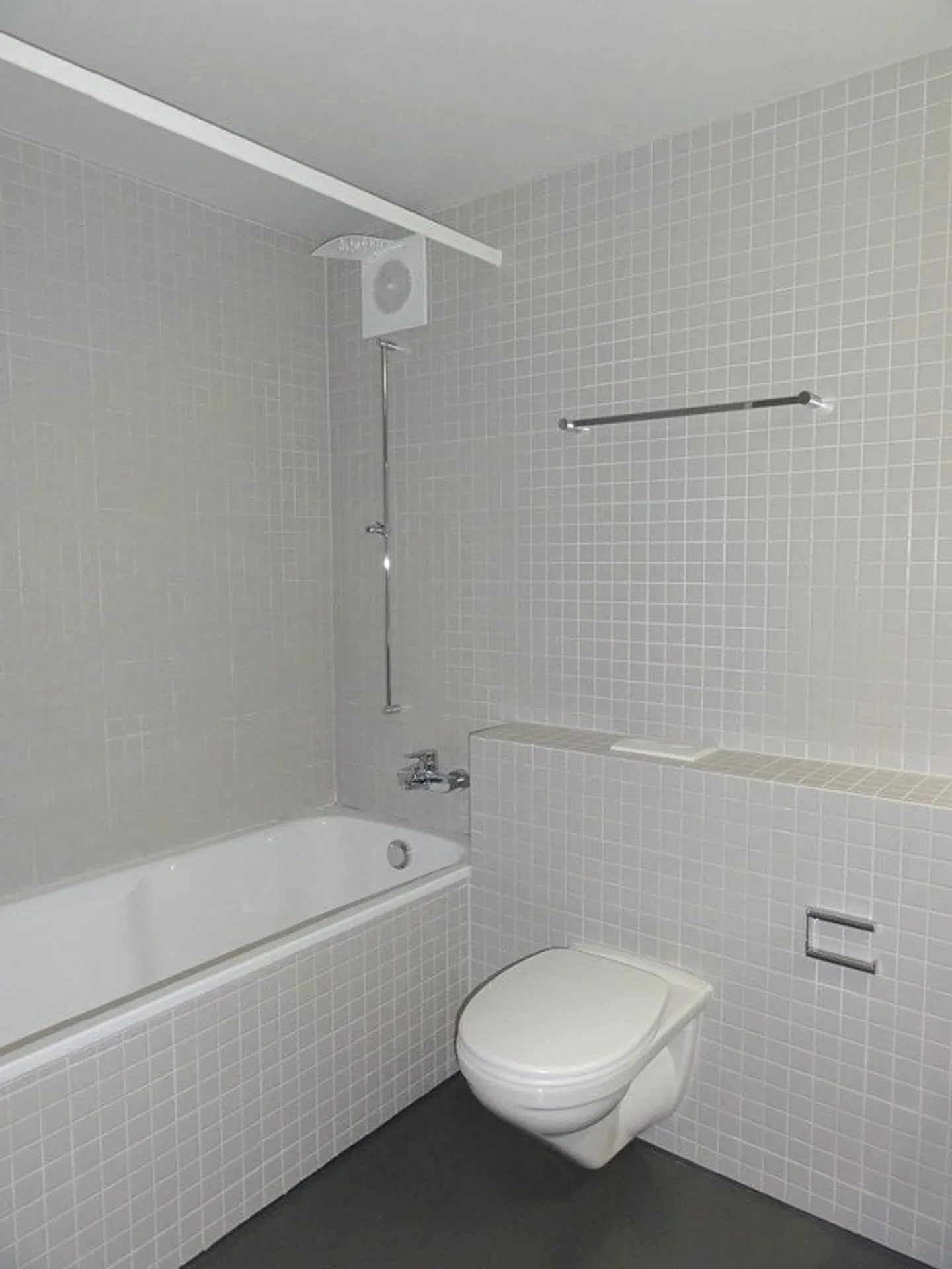 10-minute walk to the lido. - Photo 5 of 12