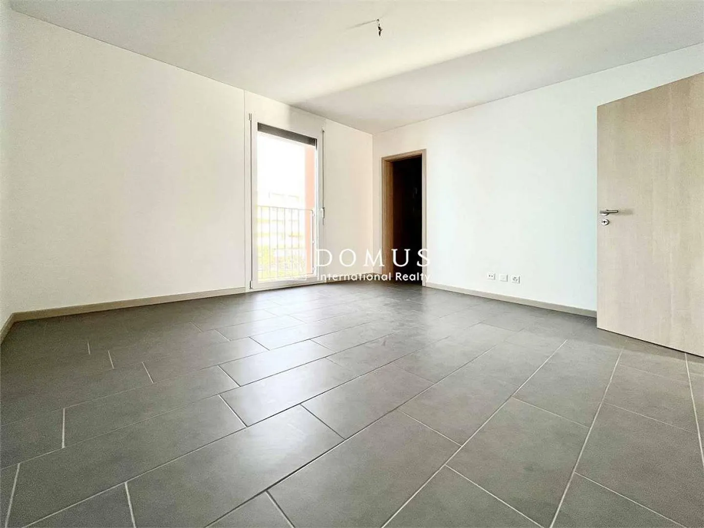 Duplex moderno con terrazzo - Foto 4 di 10