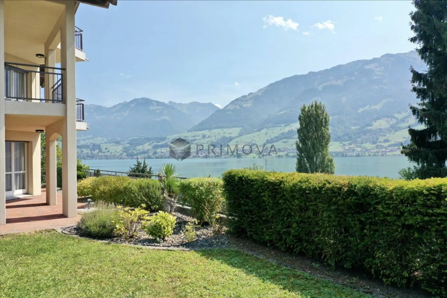 Emplacement de rêve haut au-dessus du lac : Grande maison avec une vue inoubliable - Photo 5 sur 30