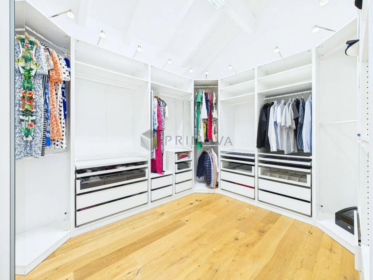 Emplacement de rêve haut au-dessus du lac : Grande maison avec une vue inoubliable - Photo 12 sur 30