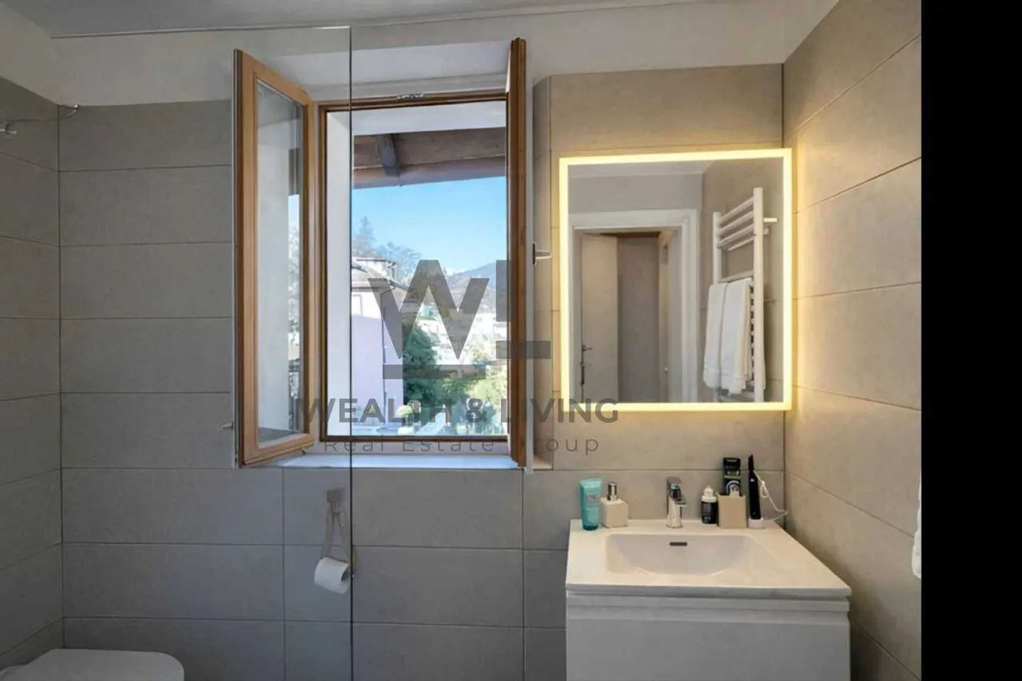 Casa a schiera di 5 camere con charme ticinese in una posizione tranquilla a Losone - Foto 8 di 13