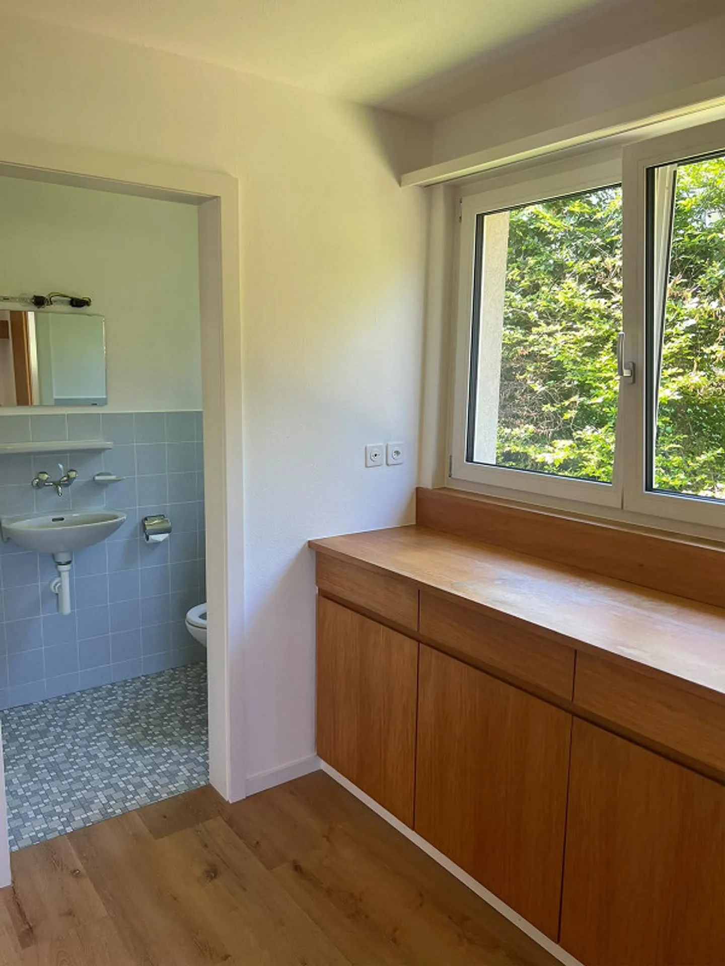 Freshly renovated, bright single-family house - Photo 8 of 11