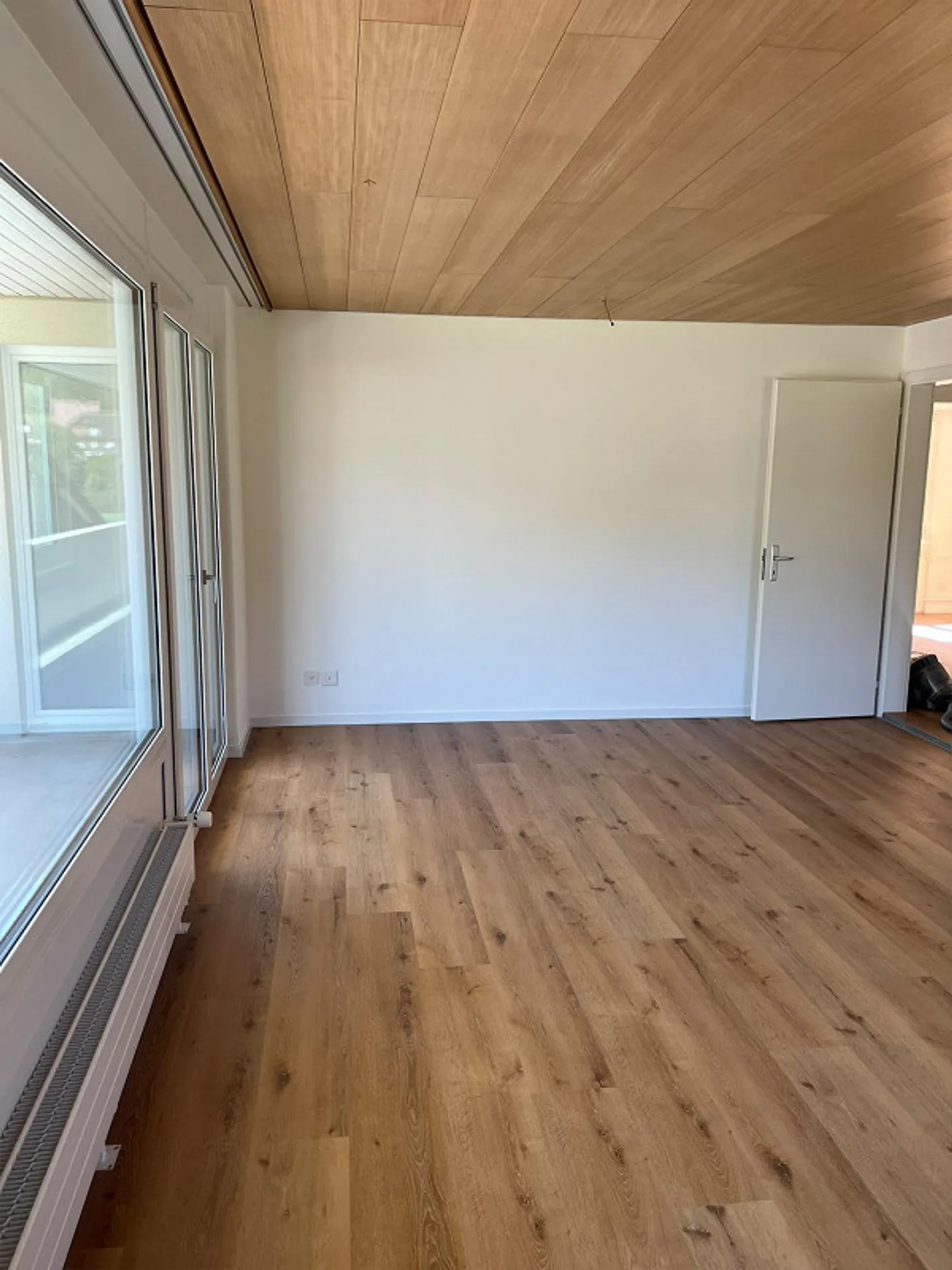 Freshly renovated, bright single-family house - Photo 9 of 11