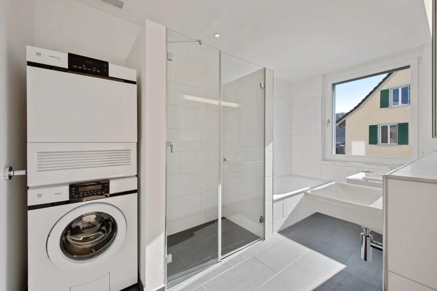 Modern Dream Home for Families - Photo 8 of 9