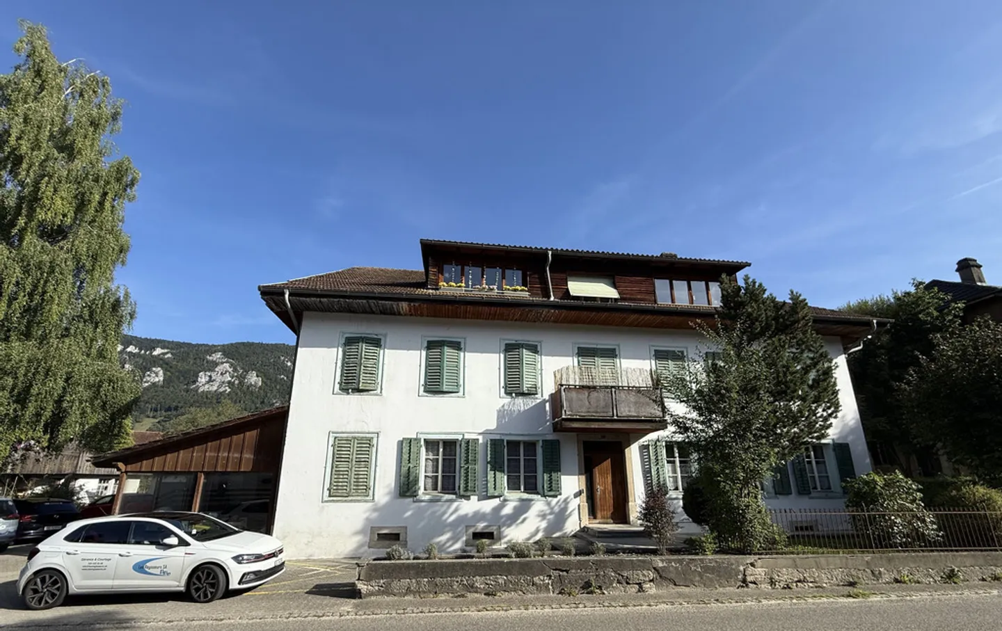 2 winter gardens with countryside view - Photo 1 of 12