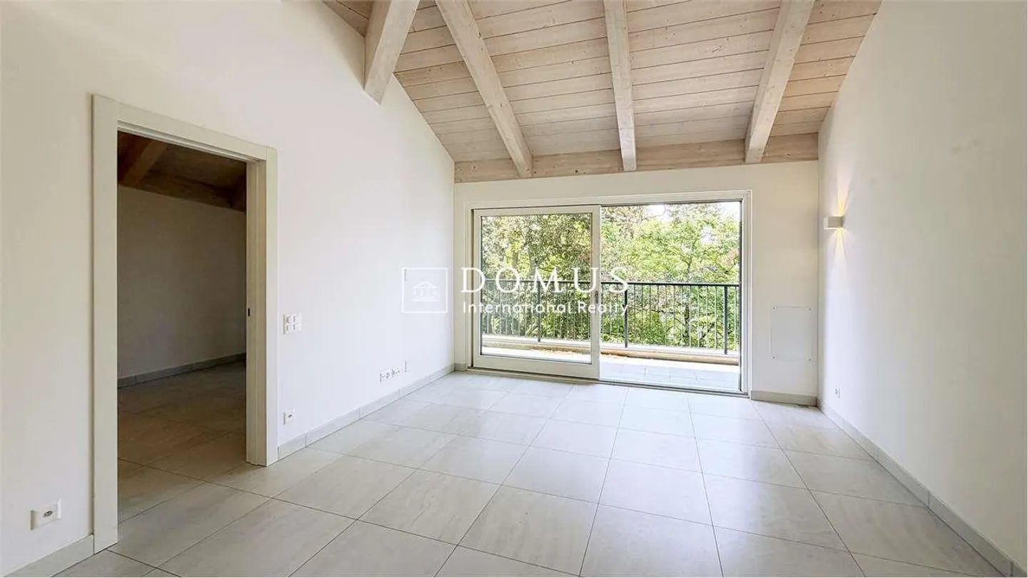 Elegante 2,5 Zimmer mit Galerie in Montagnola - Foto 3 von 12