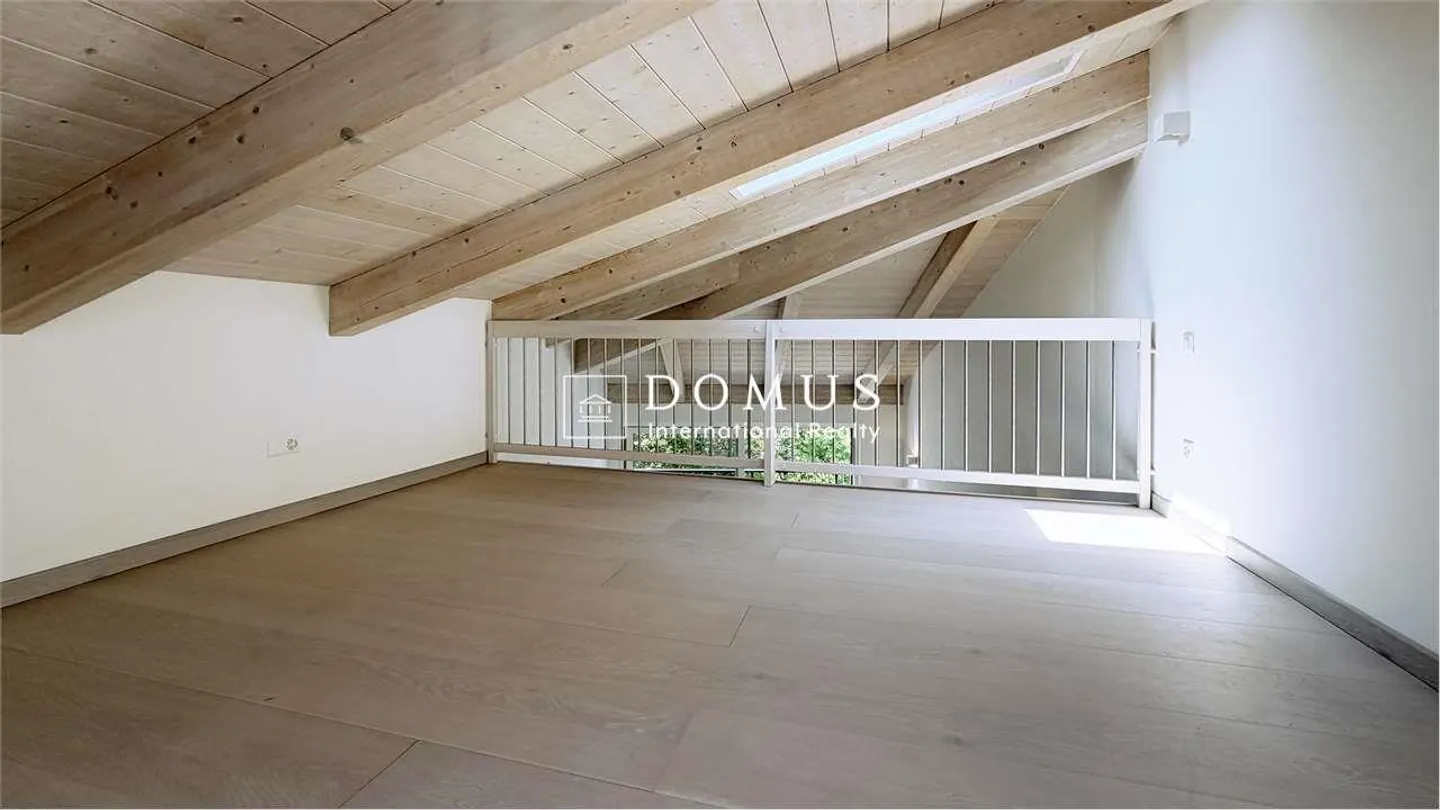 Elegante 2,5 Zimmer mit Galerie in Montagnola - Foto 12 von 12