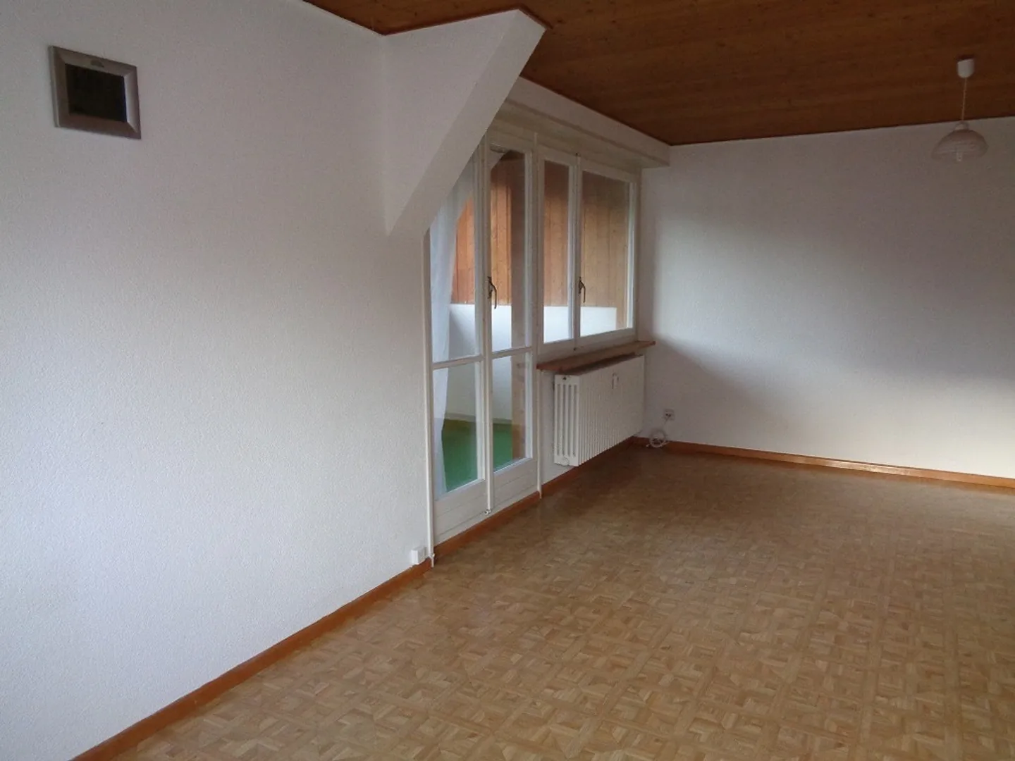 2 winter gardens with countryside view - Photo 2 of 12