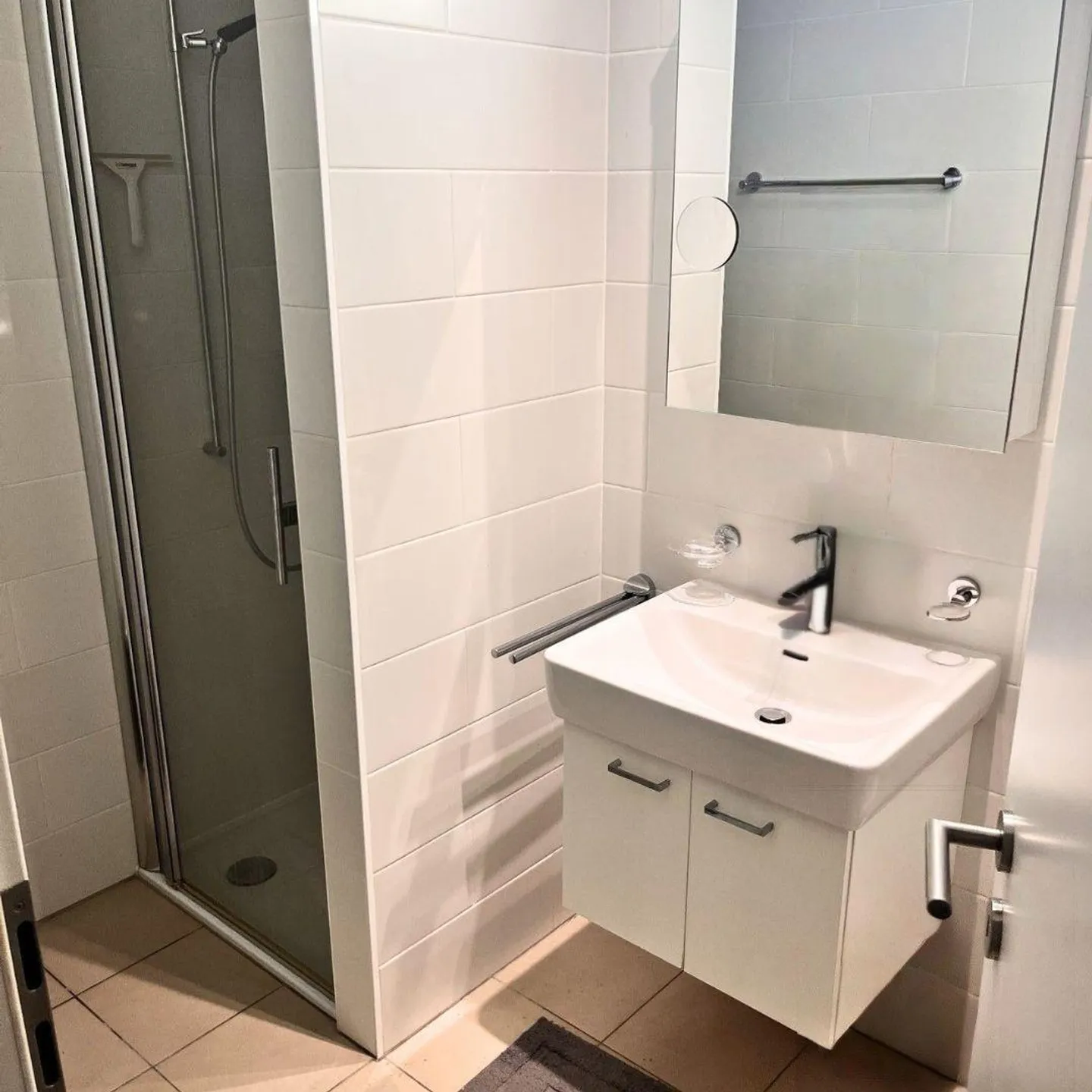 Zu vermieten - 4,5-Zimmer-Wohnung mit Terrasse und Veranda in Nyon - Foto 6 von 7