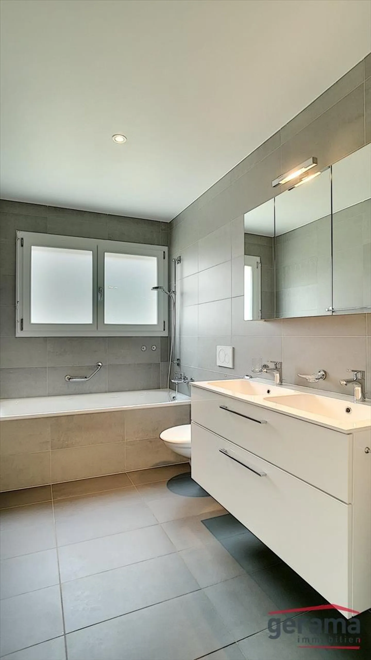 Schöne 4,5-Zimmer-Wohnung im 1. Stock - Foto 4 von 9