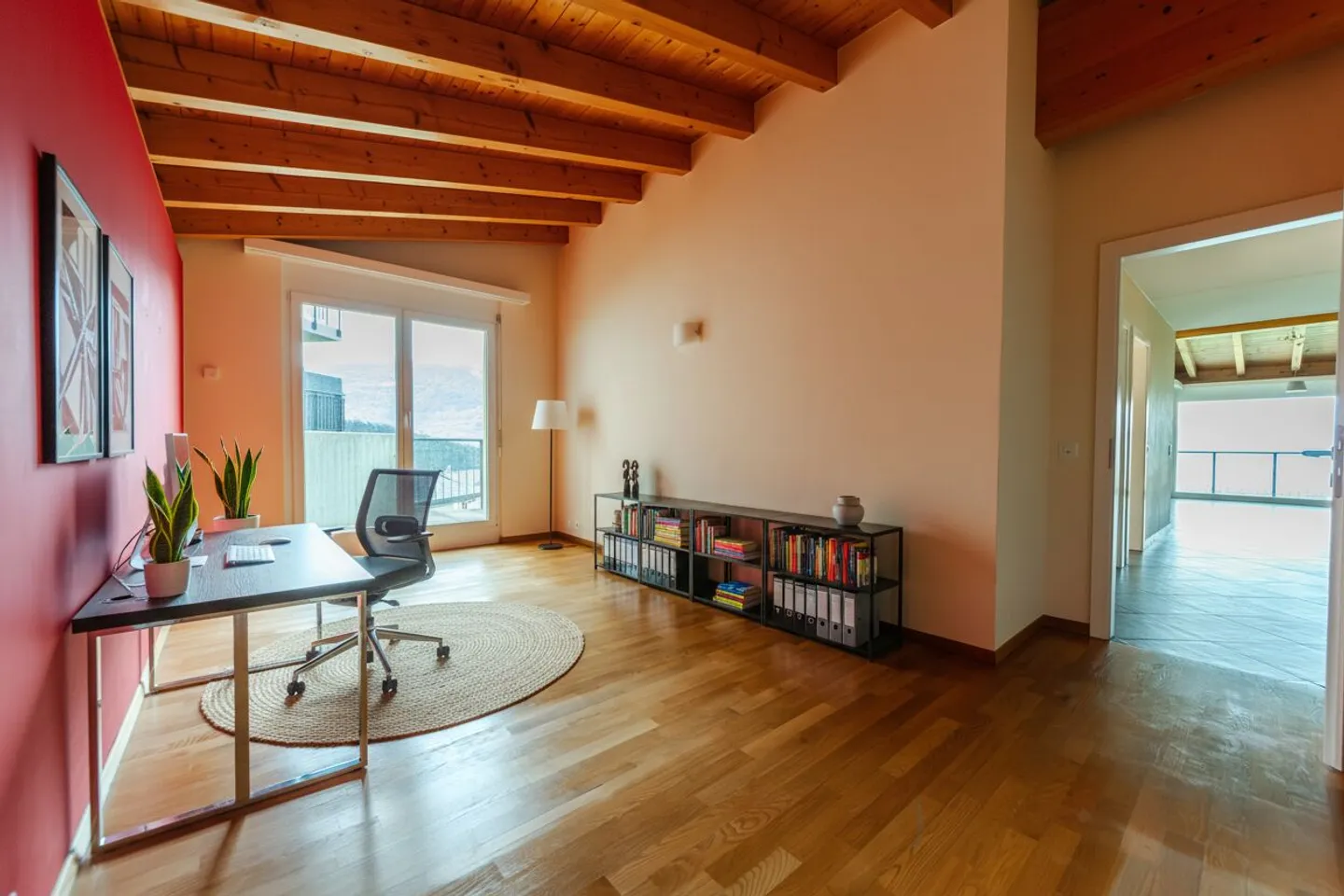 Charming 4.5 Room Apartment - Photo 5 of 13