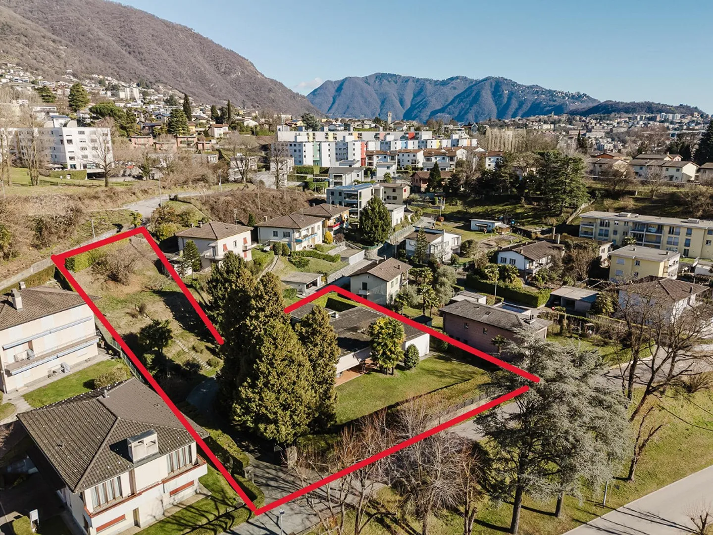 Magnifica villa nel mezzo del proprio parco - Foto 2 di 17