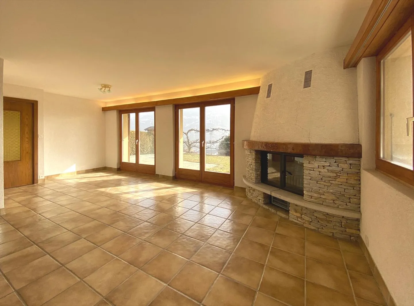 Villa - Photo 3 of 28