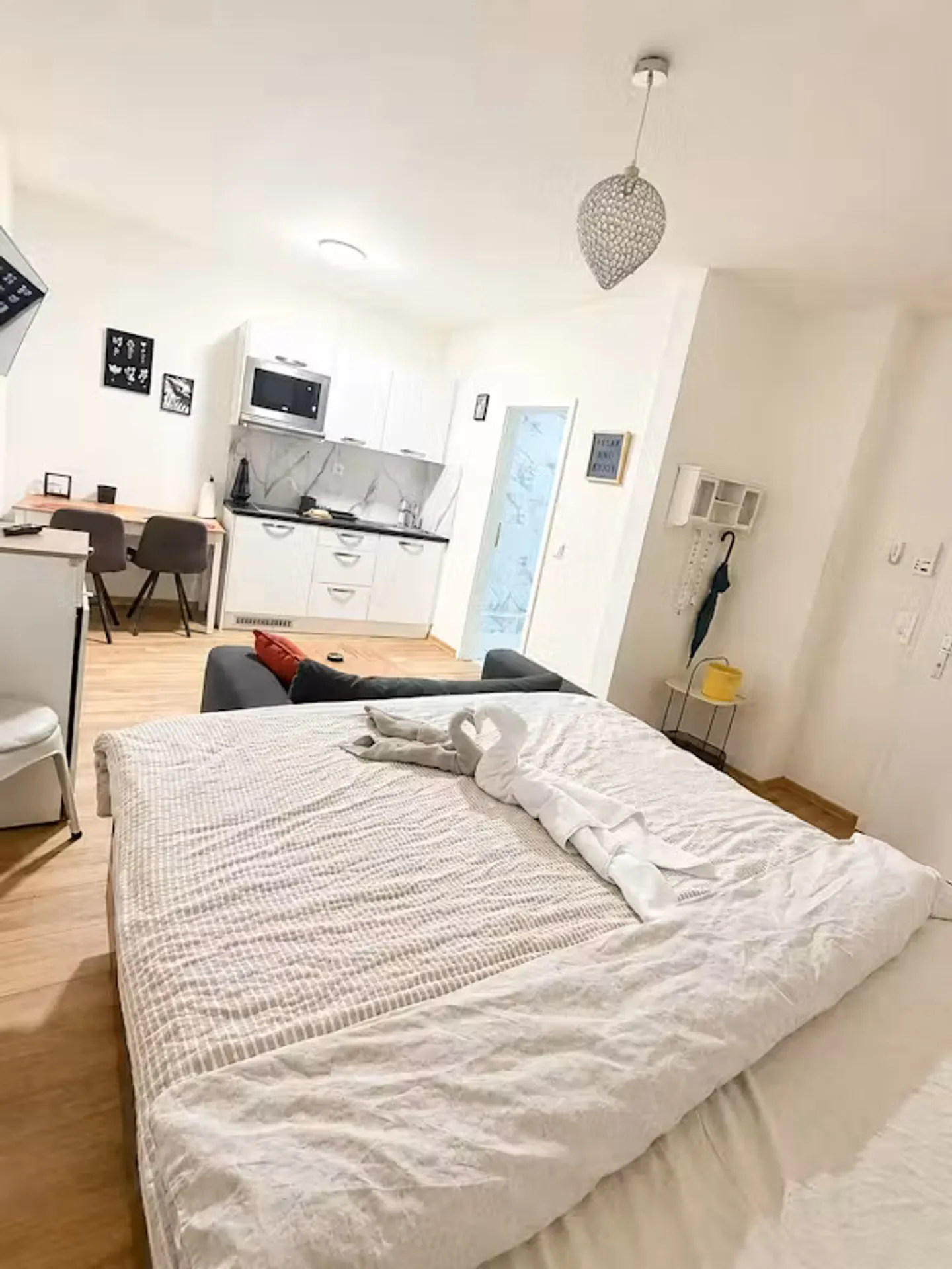 Charmantes Chalet in Zürich - Foto 4 von 10