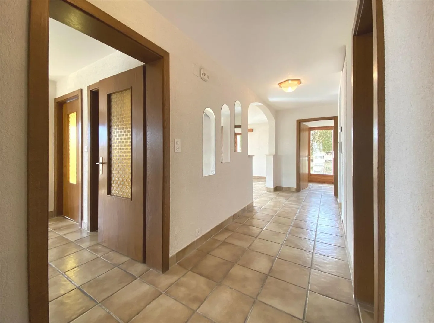 Villa - Photo 4 of 28