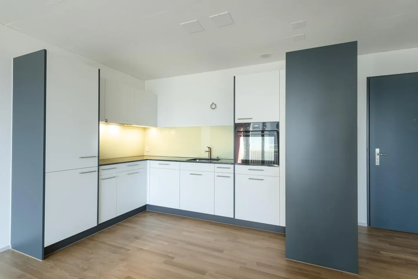 Modernes Apartment mit grossem Balkon - Foto 2 von 7