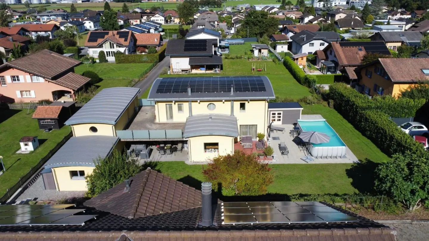 Villa contemporaine avec annexe - Photo 3 sur 13