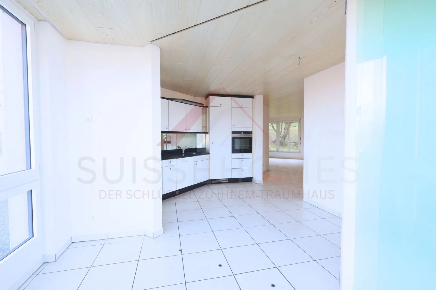 Appartement moderne de 4.5 pièces au rez-de-chaussée avec terrasse de 36 m², garage individuel et accès de plain-pied à Studen BE - Photo 10 sur 20