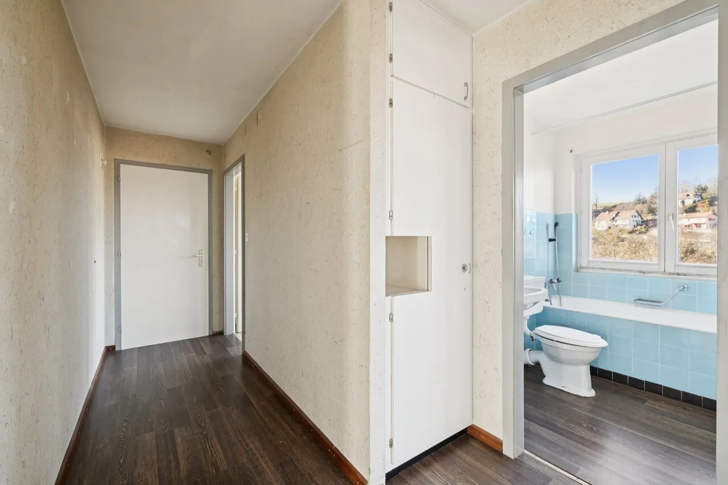 House of two apartments with great potential for transformations - Photo 3 of 11