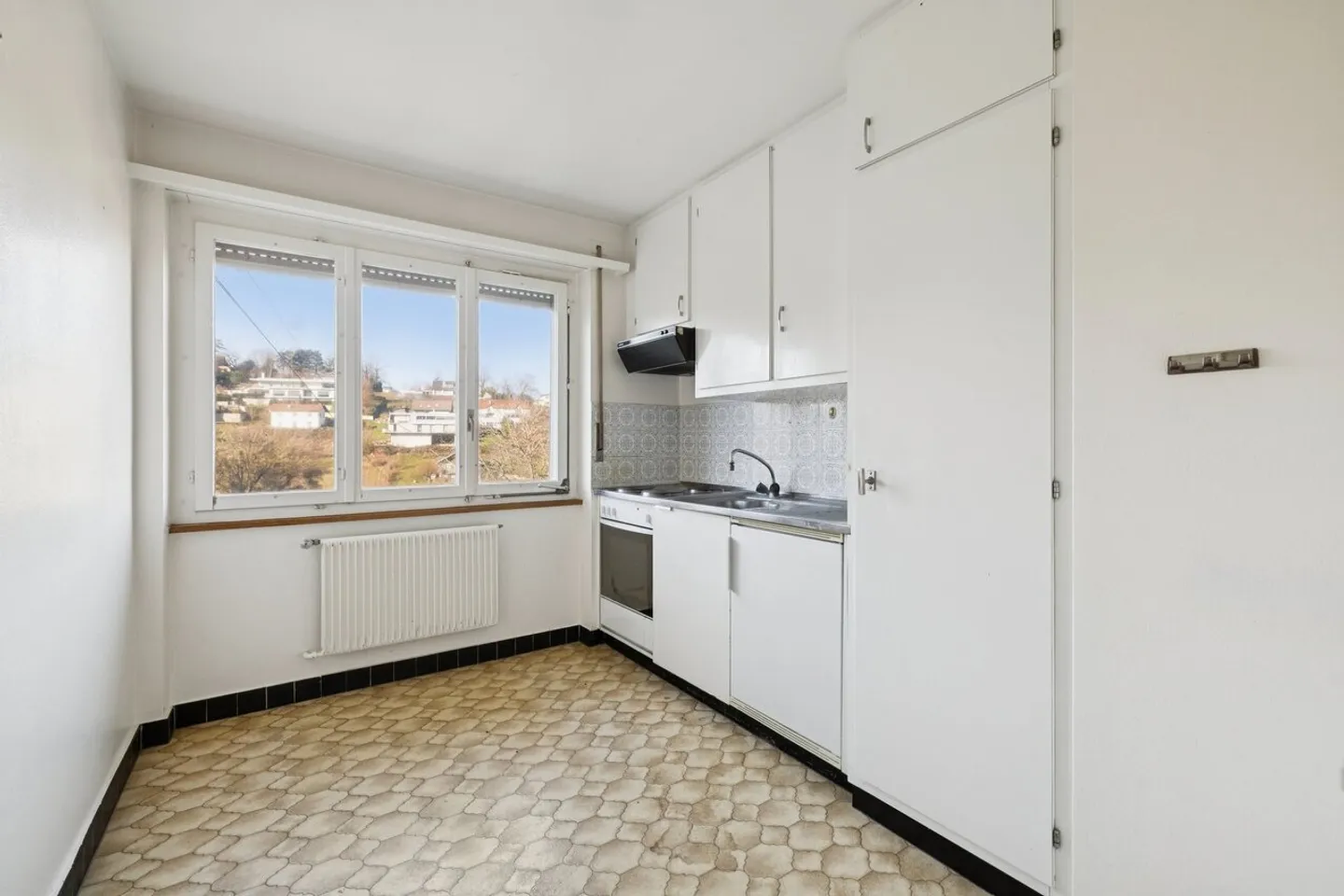 House of two apartments with great potential for transformations - Photo 5 of 11