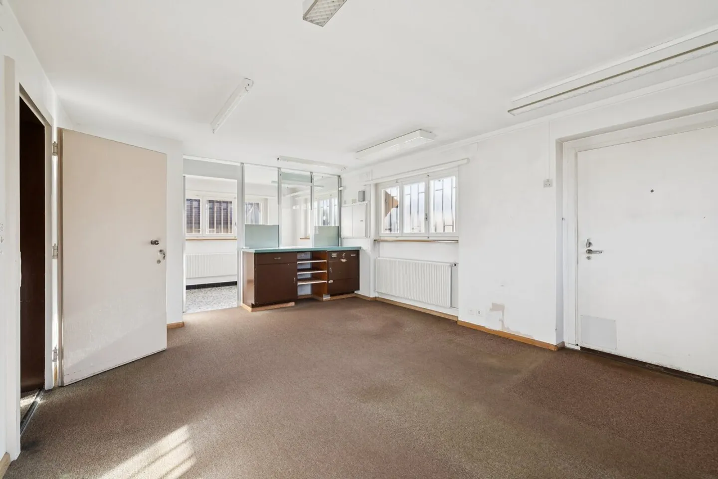 House of two apartments with great potential for transformations - Photo 9 of 11