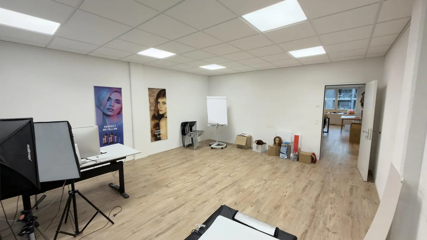 Espace de bureau et commercial central à louer à Urdorf - Photo 11 sur 13