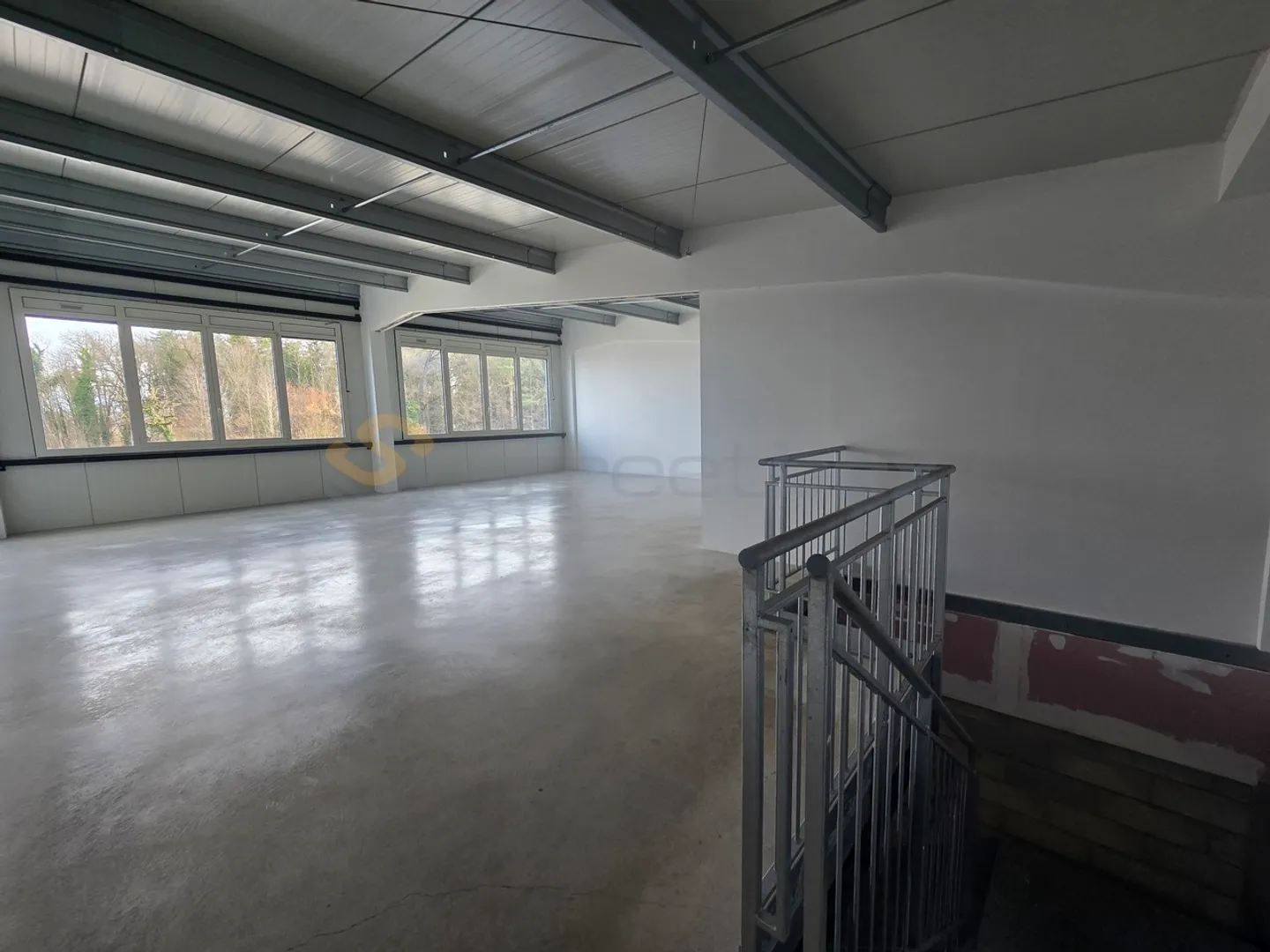 Streetbox double of 230 m2 very well located! Box n°52+53 - Photo 7 of 9