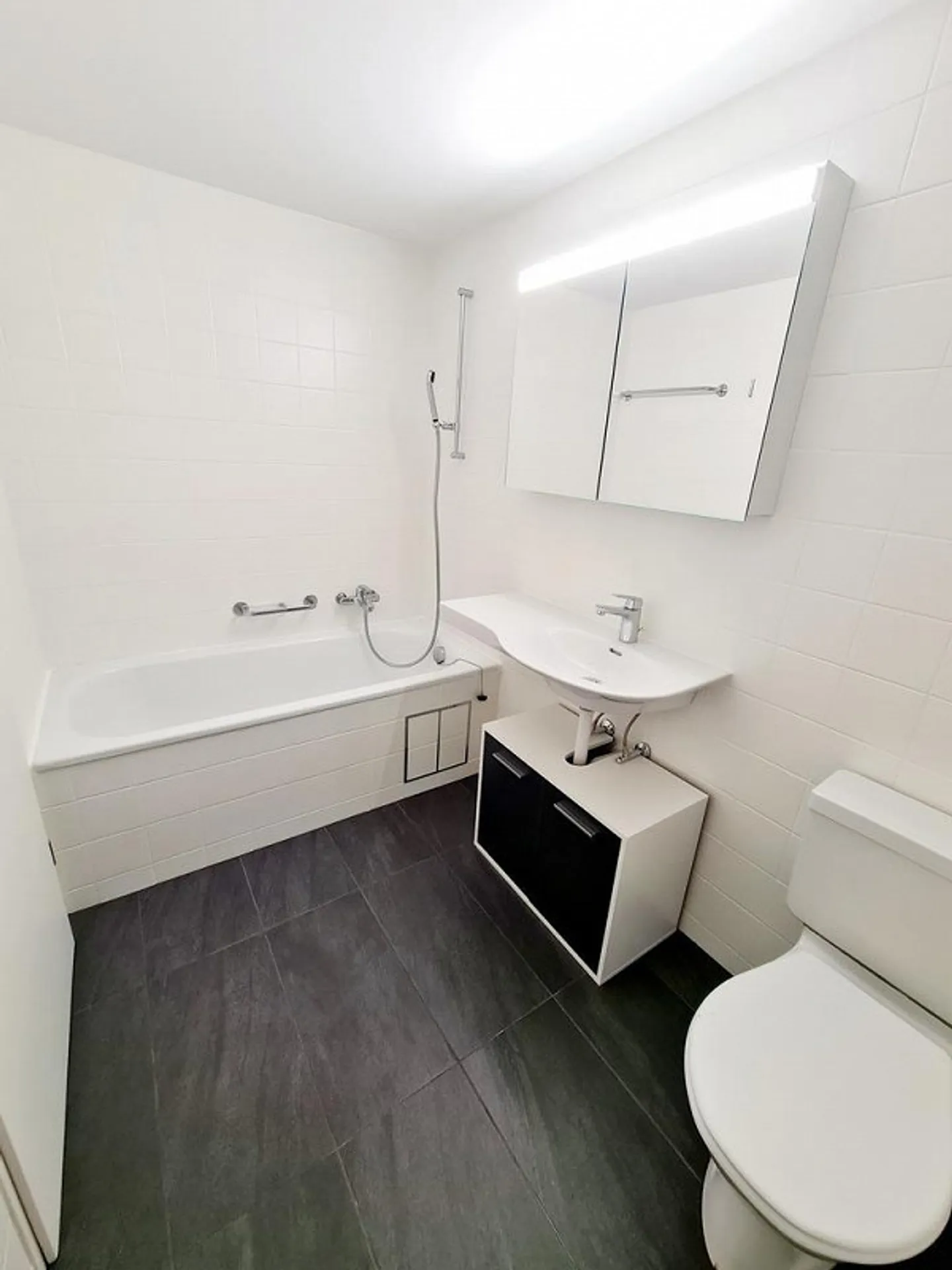 Bright 3.5-room apartment with a view of greenery - Photo 6 of 11