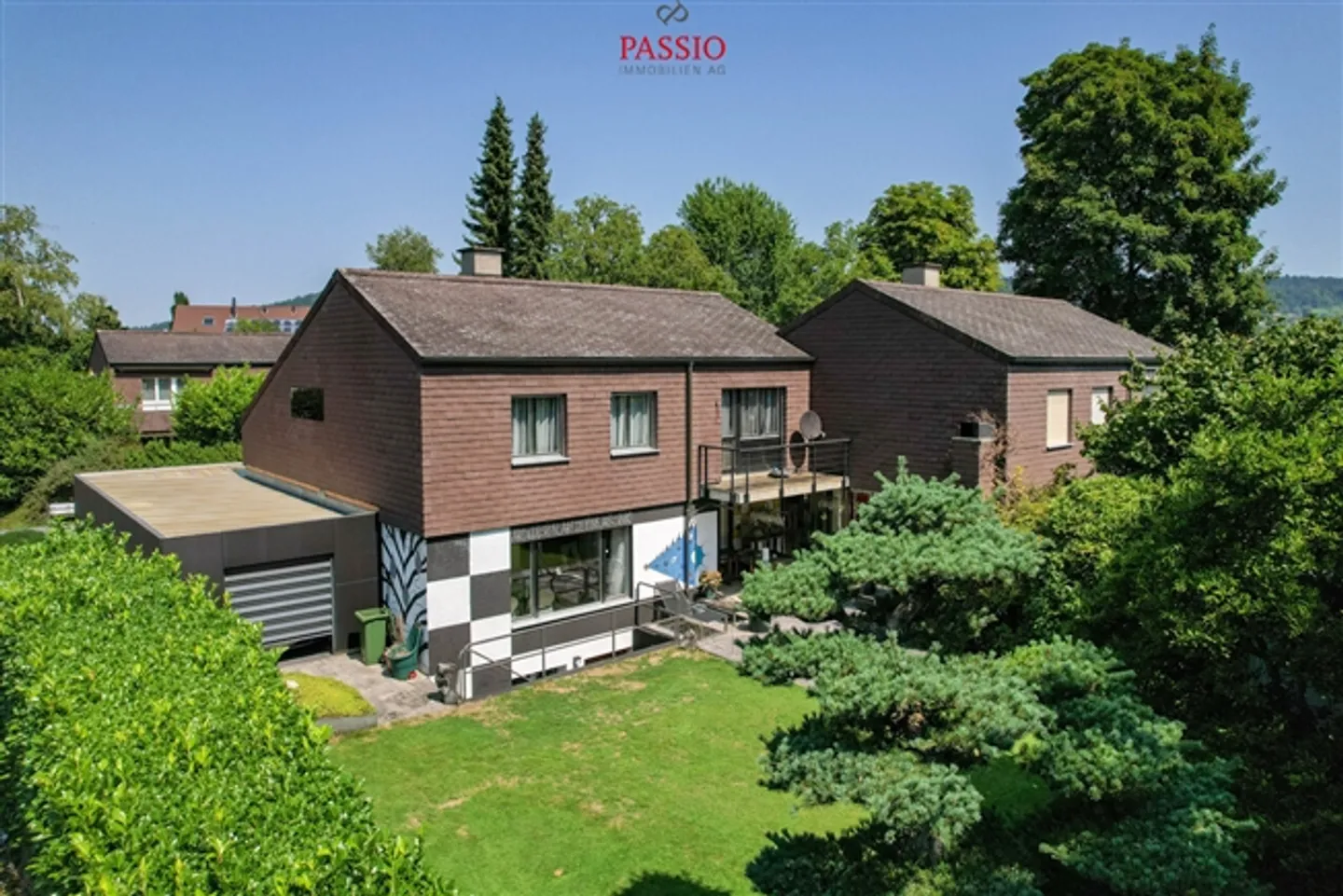 Unique 6.5-room terraced single-family house with large garden - Photo 17 of 18