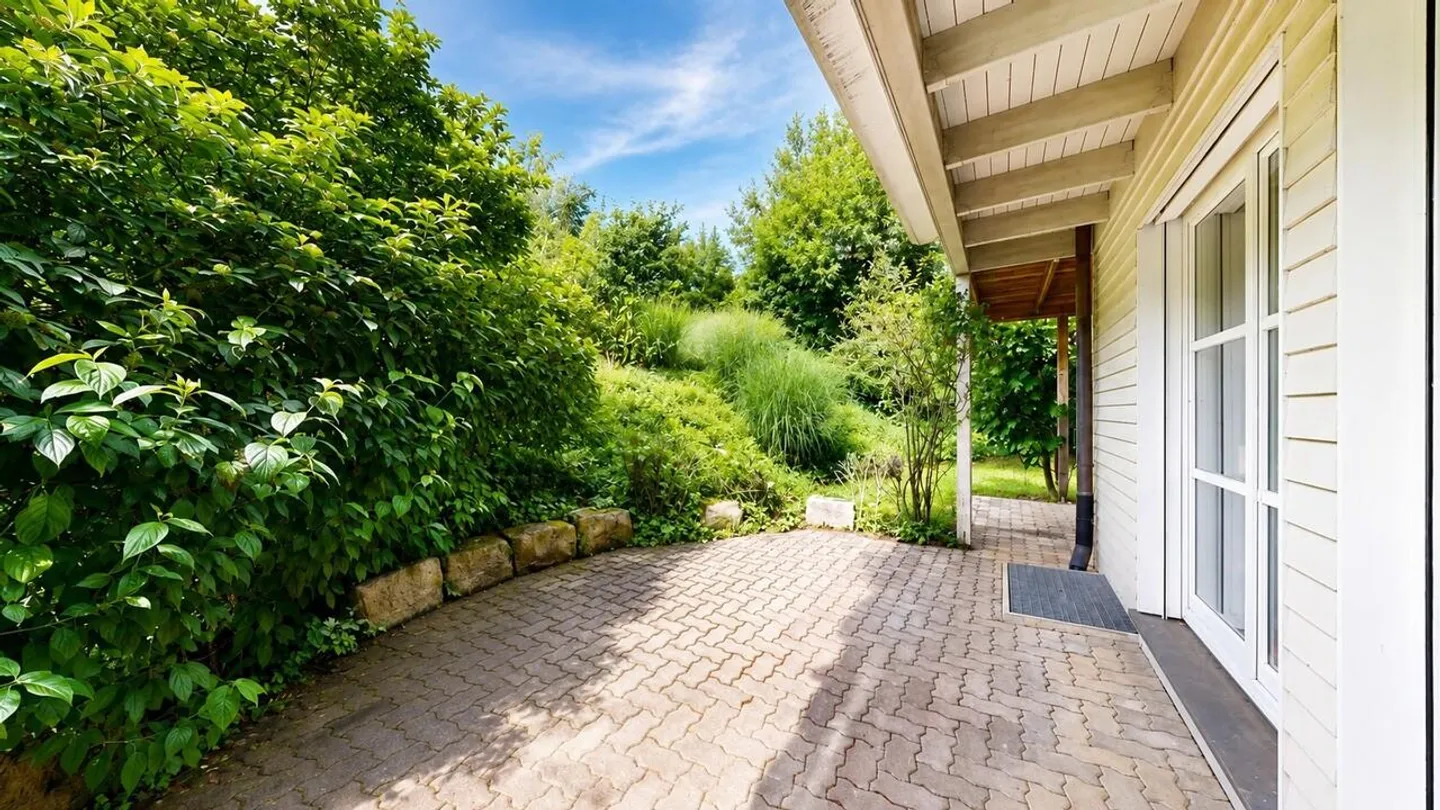 Bright 5.5-room semi-detached house with carport and two outdoor parking spaces - Photo 11 of 14