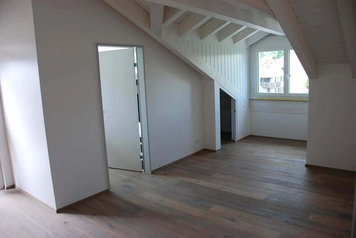 5.5 Room Attic Apartment - Sattel - Photo 8 of 12