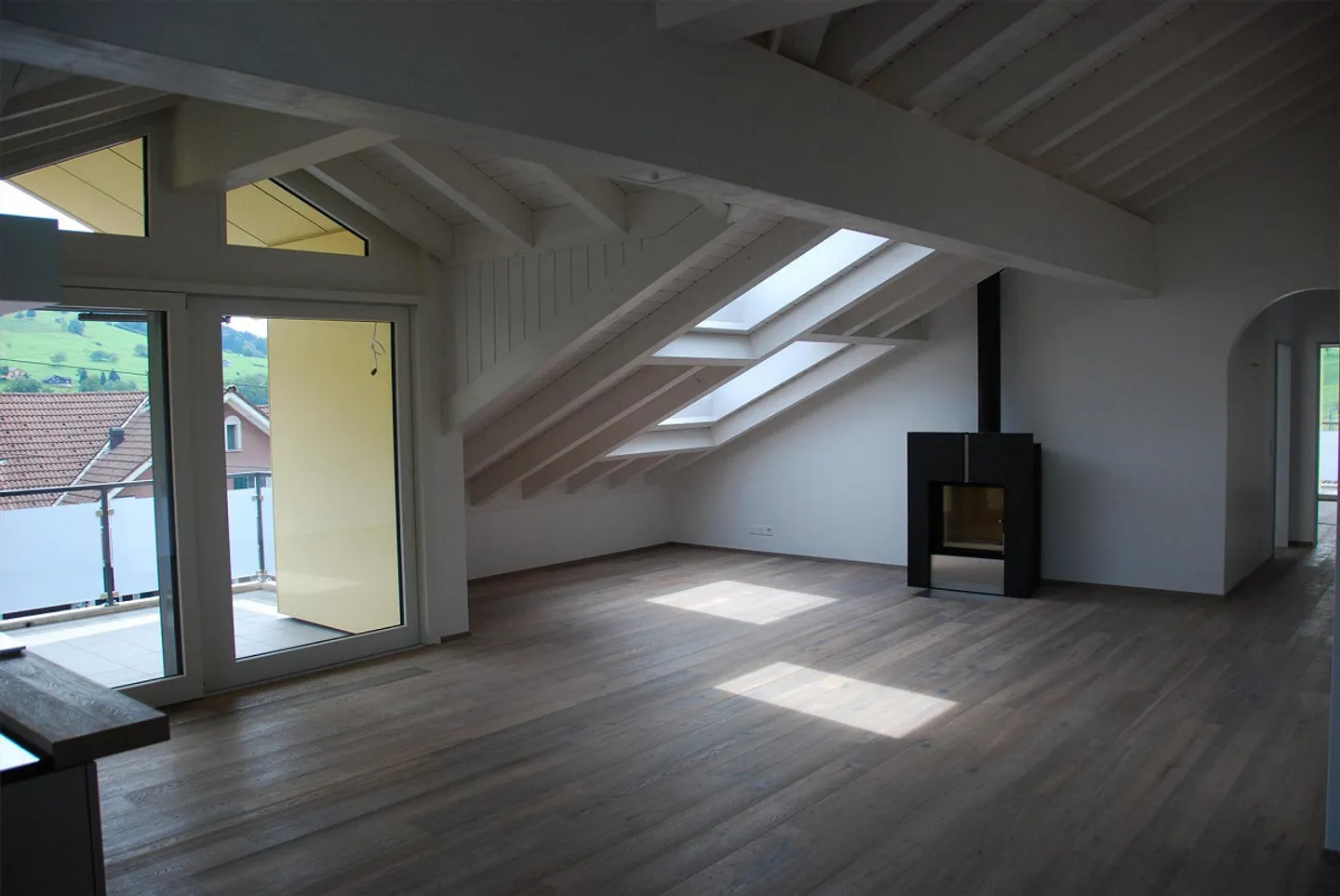 5.5 Room Attic Apartment - Sattel - Photo 4 of 12